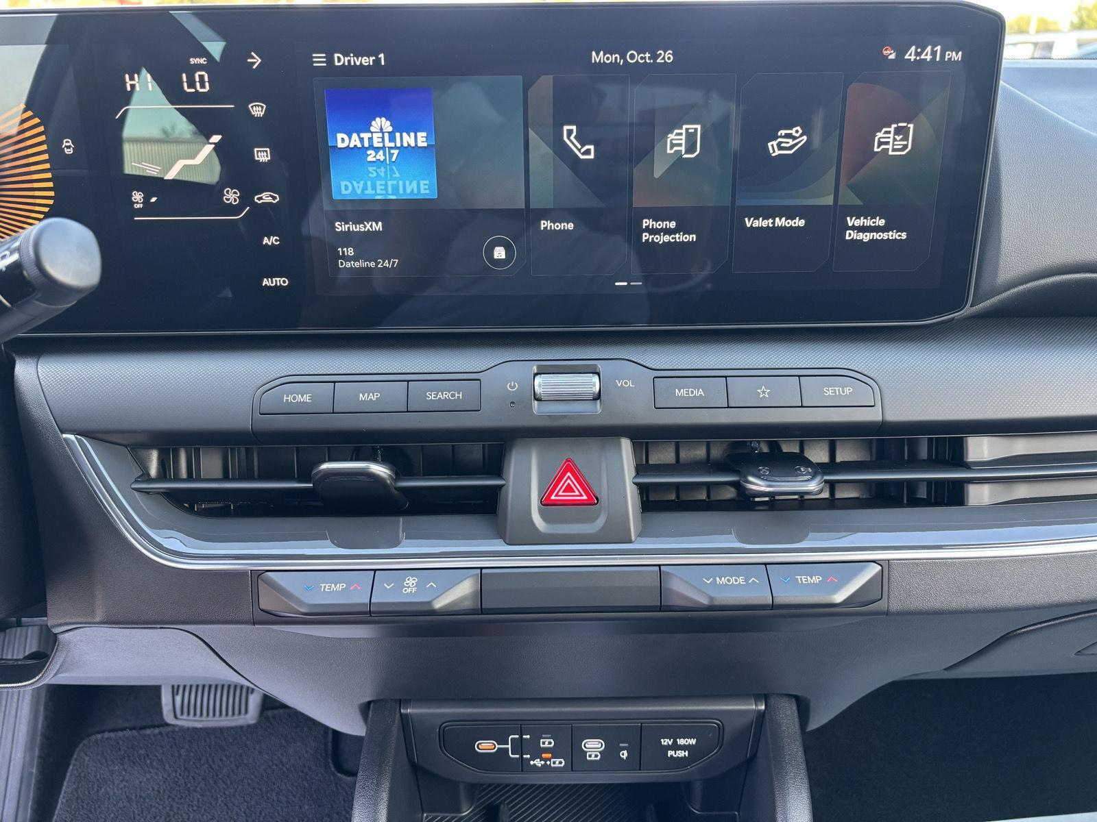 Vehicle photo 25
