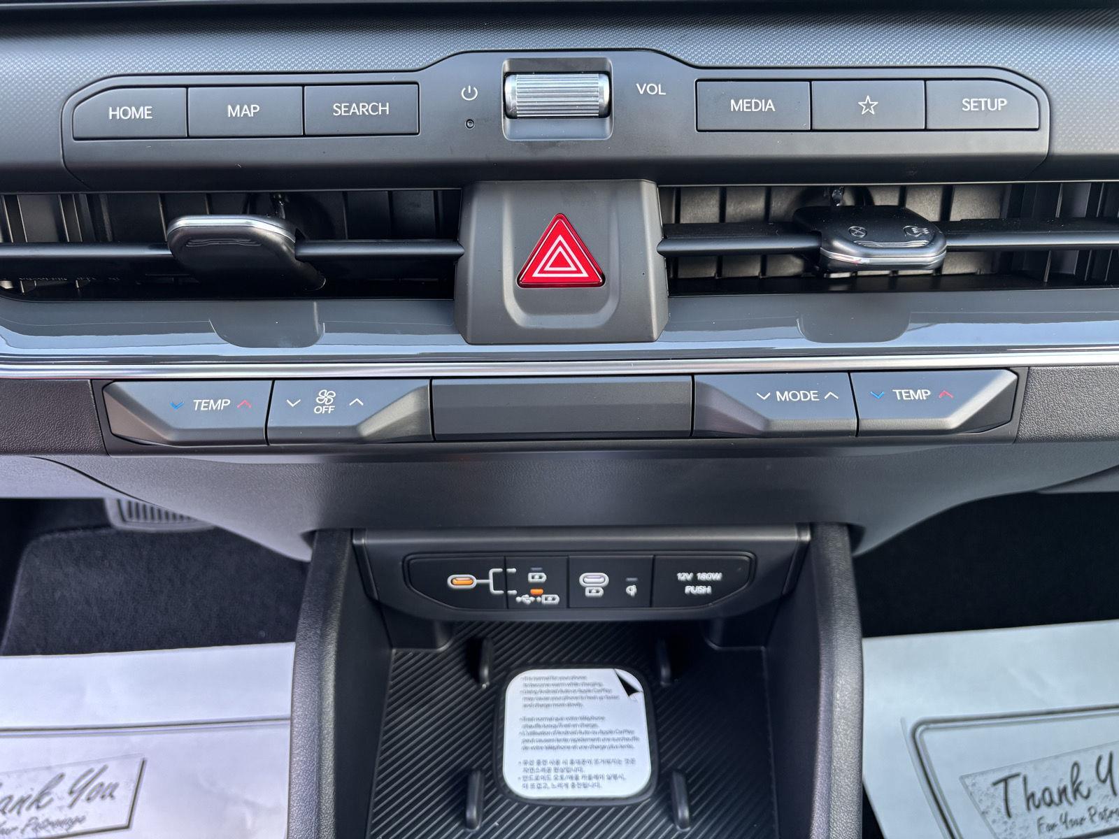 Vehicle photo 26