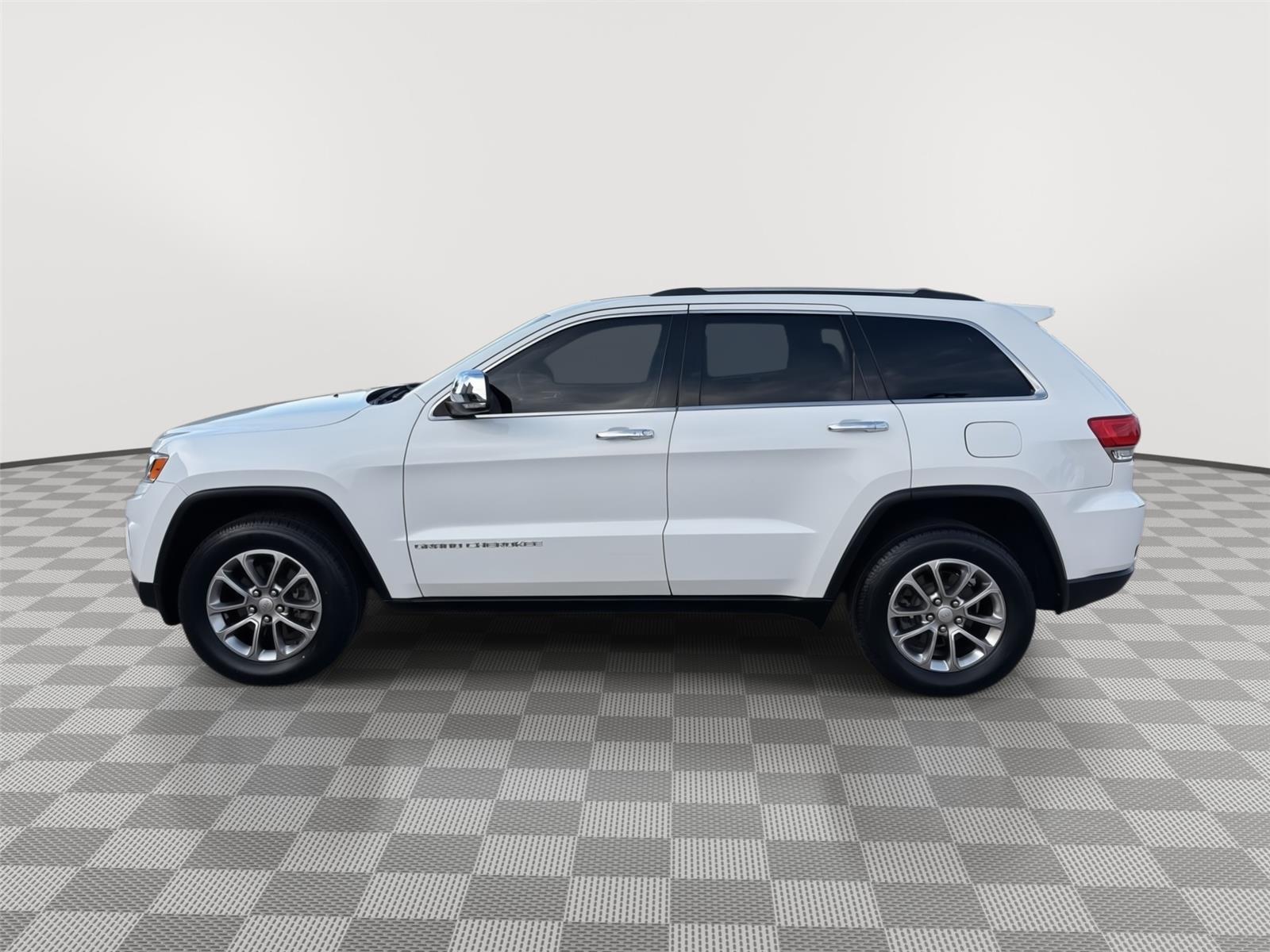 Vehicle photo 2
