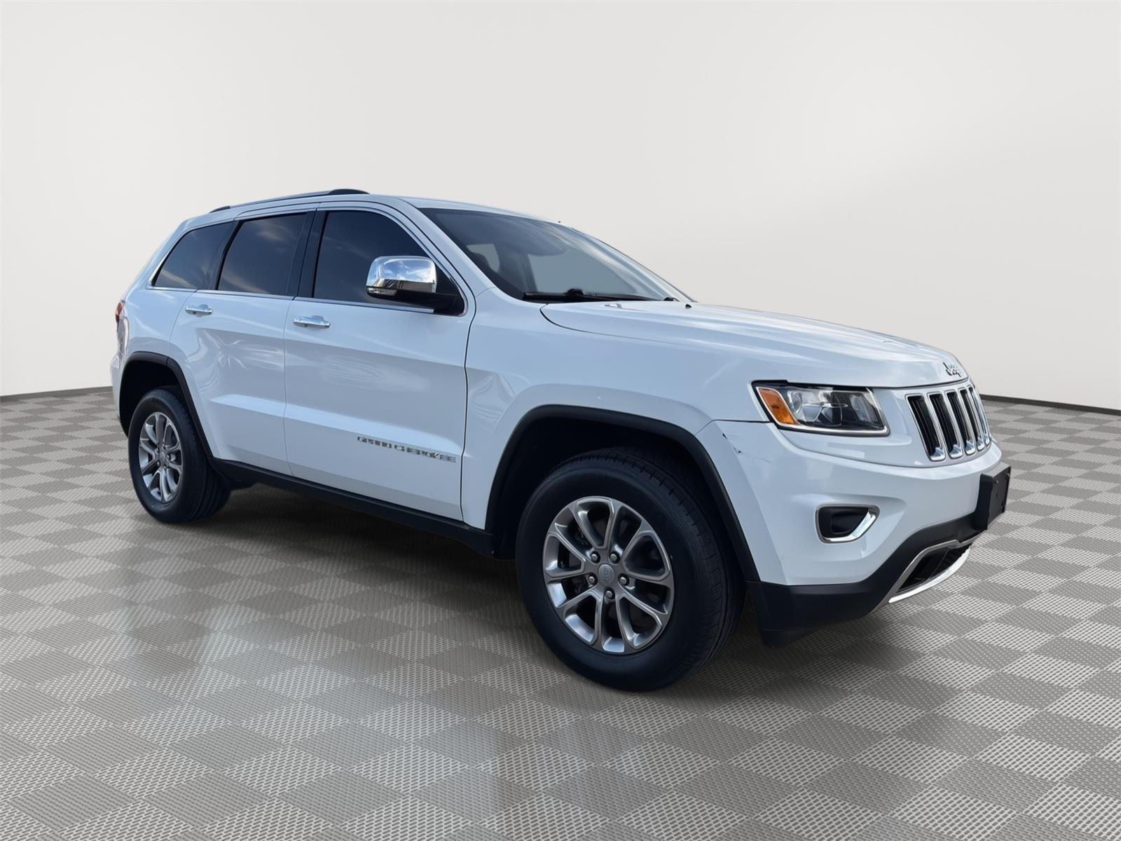 Vehicle photo 6