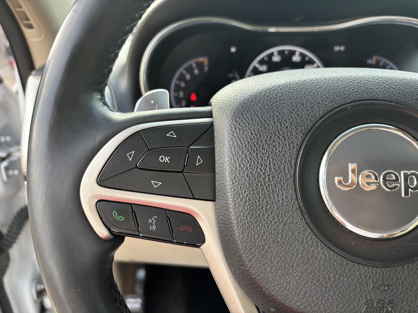 Vehicle photo 13