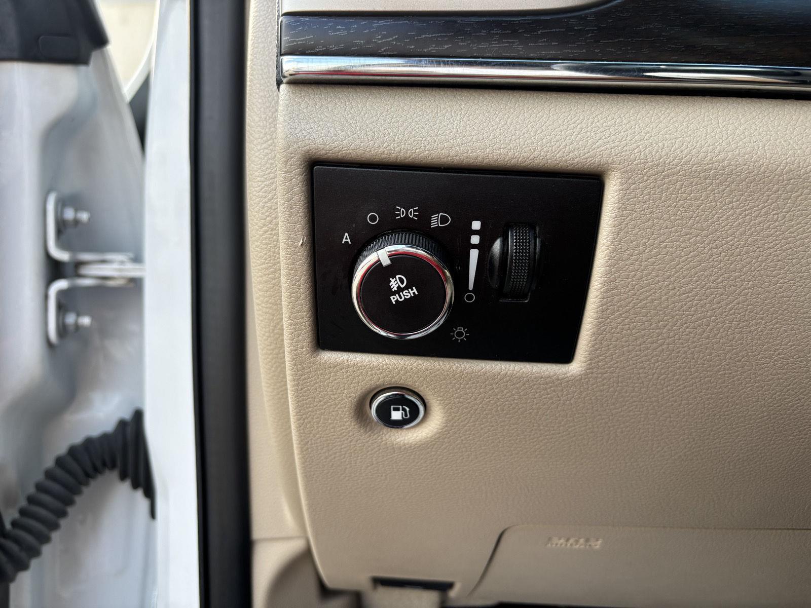 Vehicle photo 15
