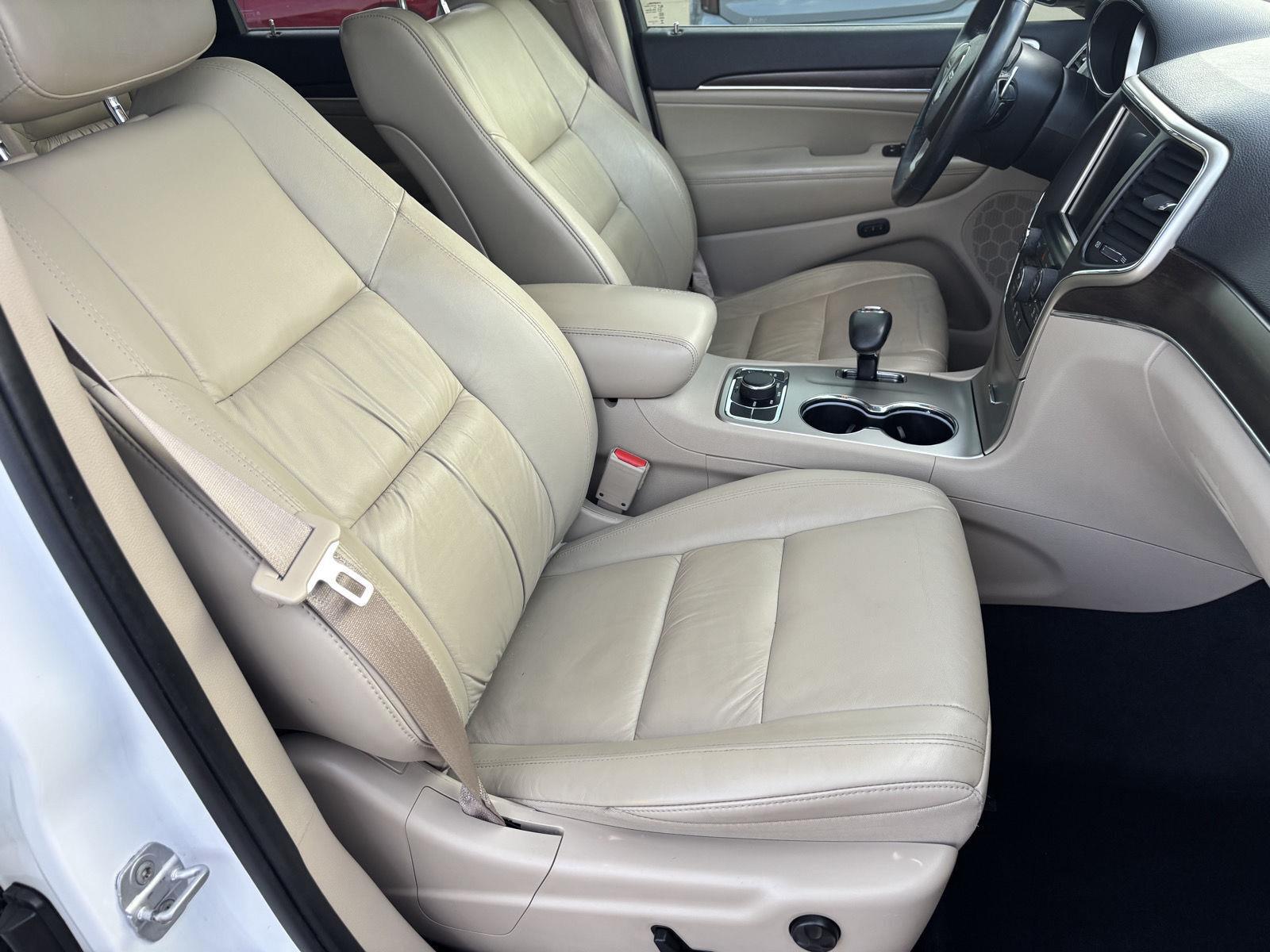 Vehicle photo 28