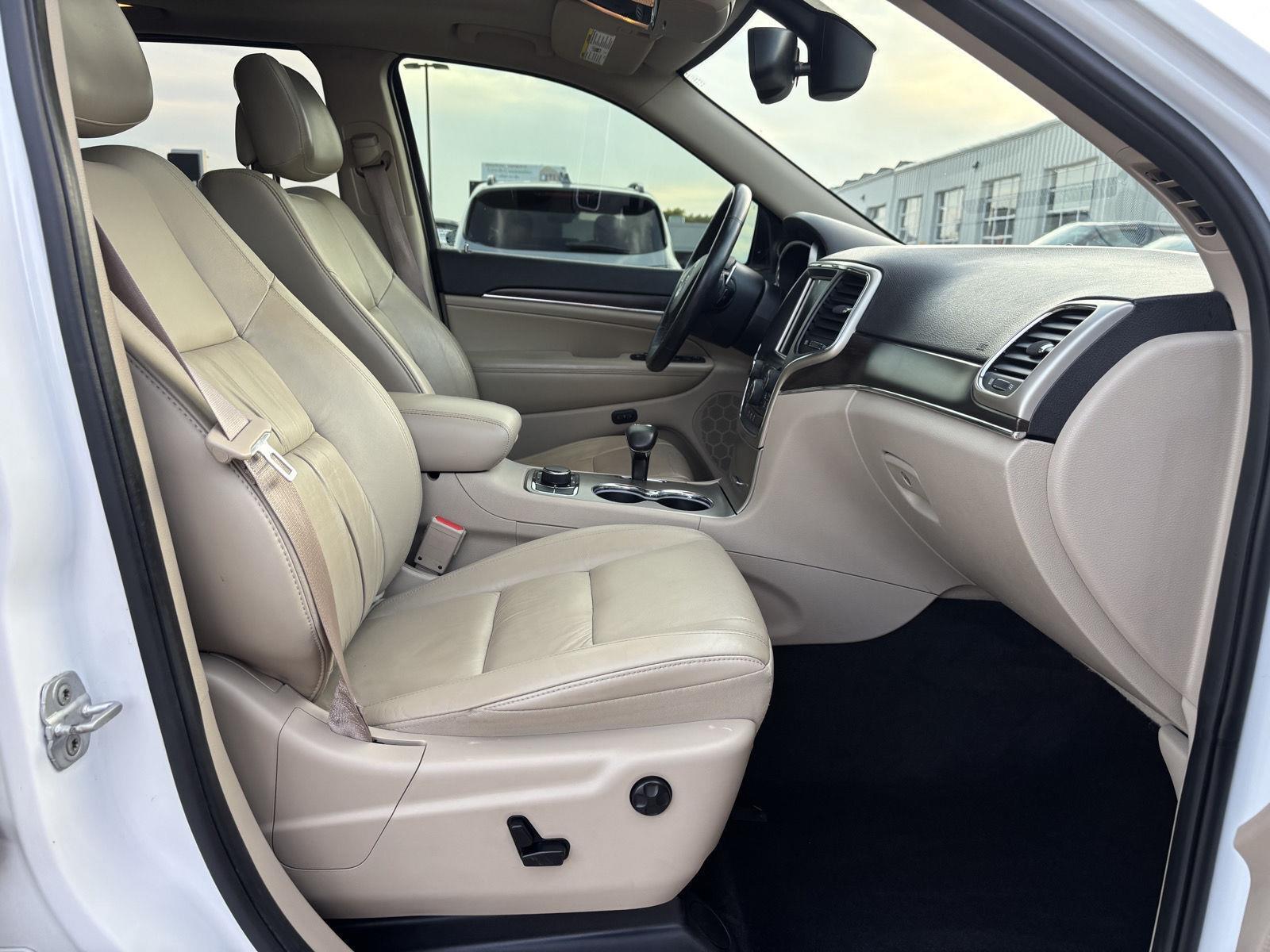 Vehicle photo 27