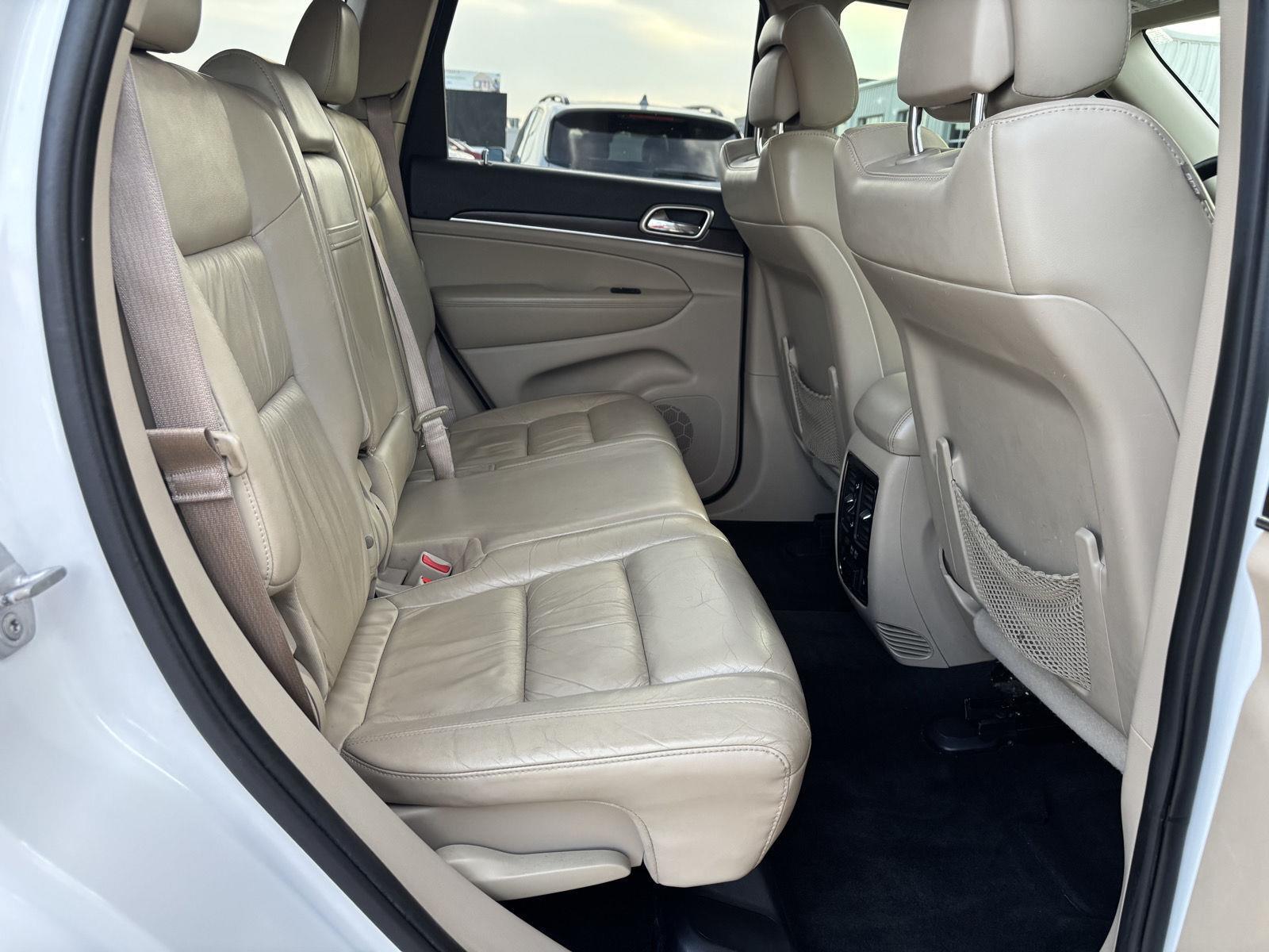 Vehicle photo 31