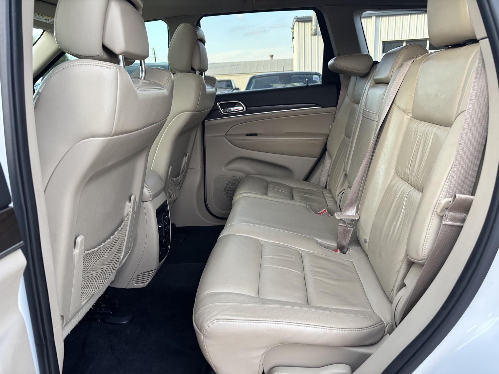 Vehicle photo 33