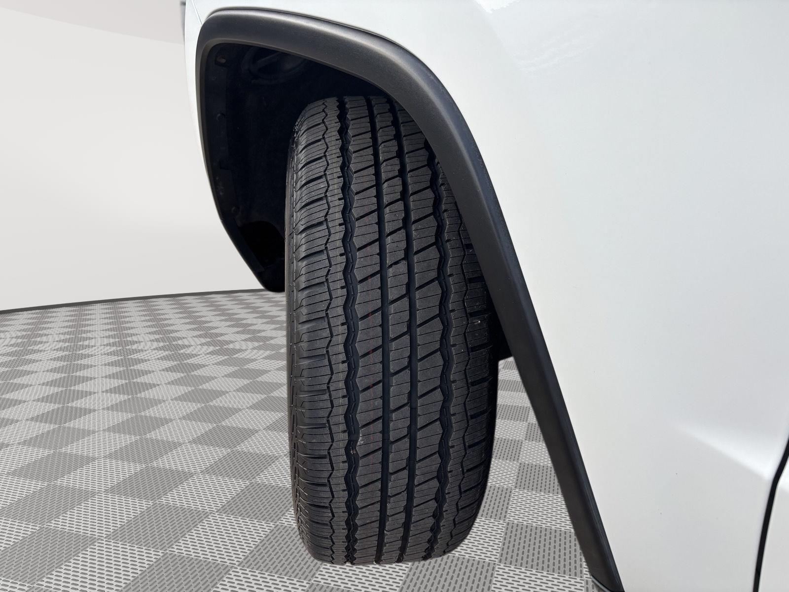 Vehicle photo 35