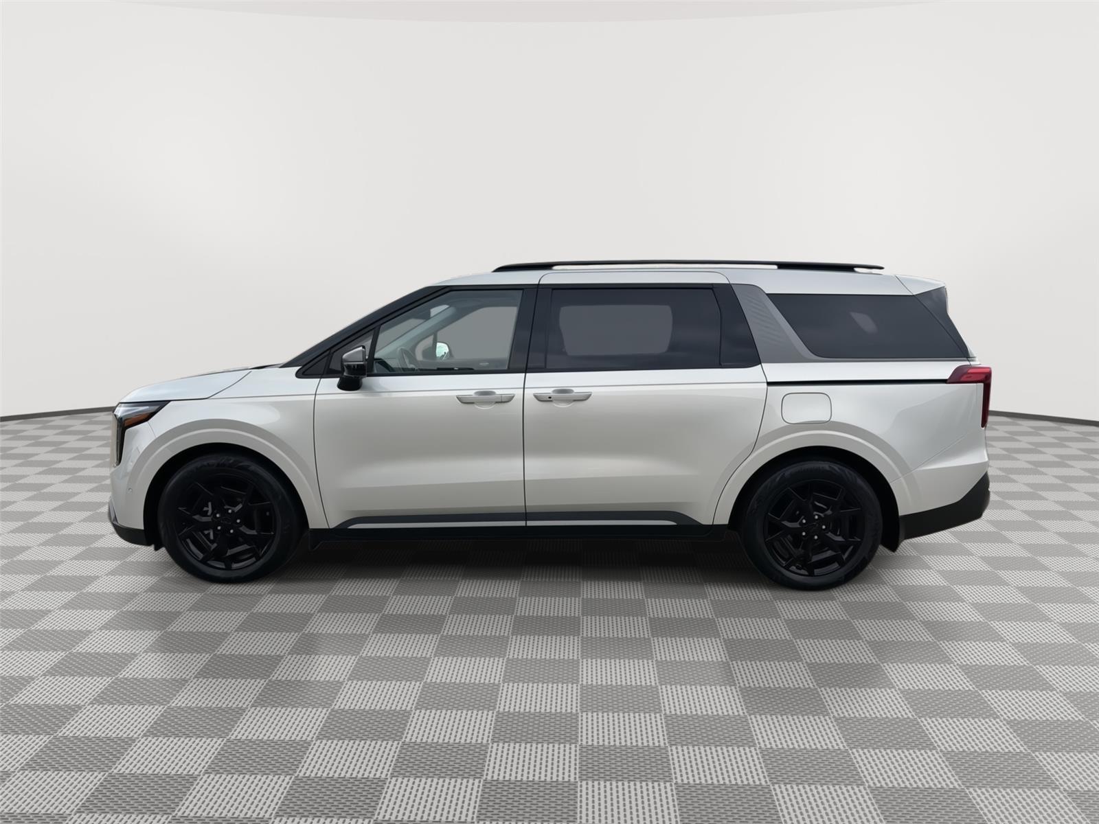 Vehicle photo 2