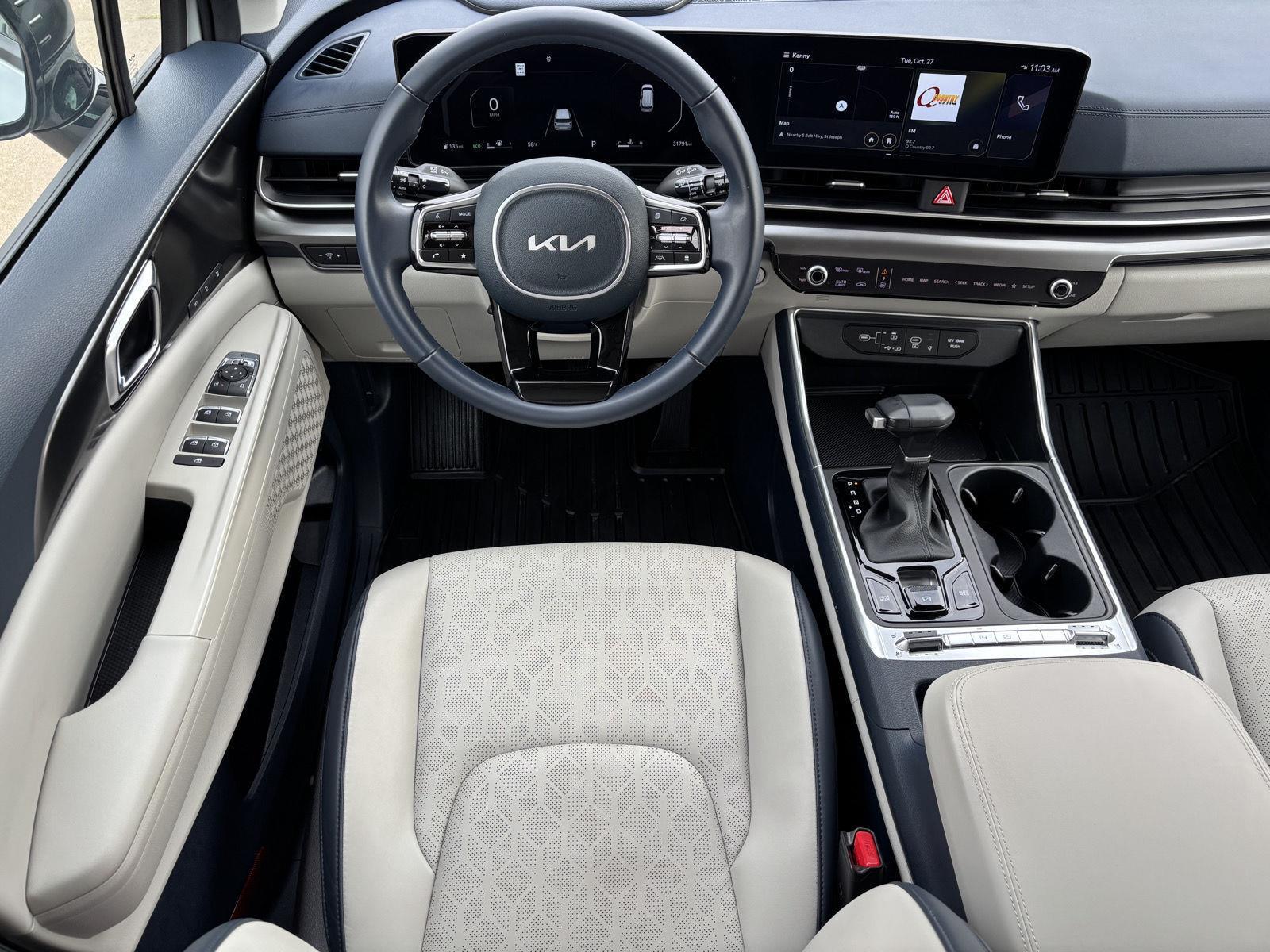 Vehicle photo 24