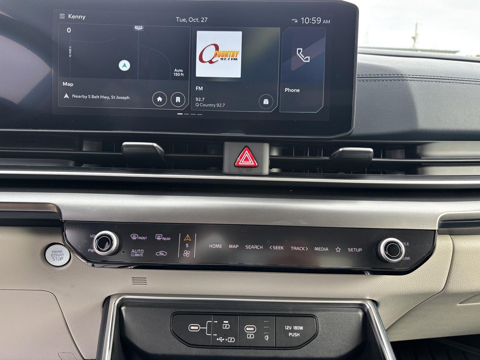 Vehicle photo 25