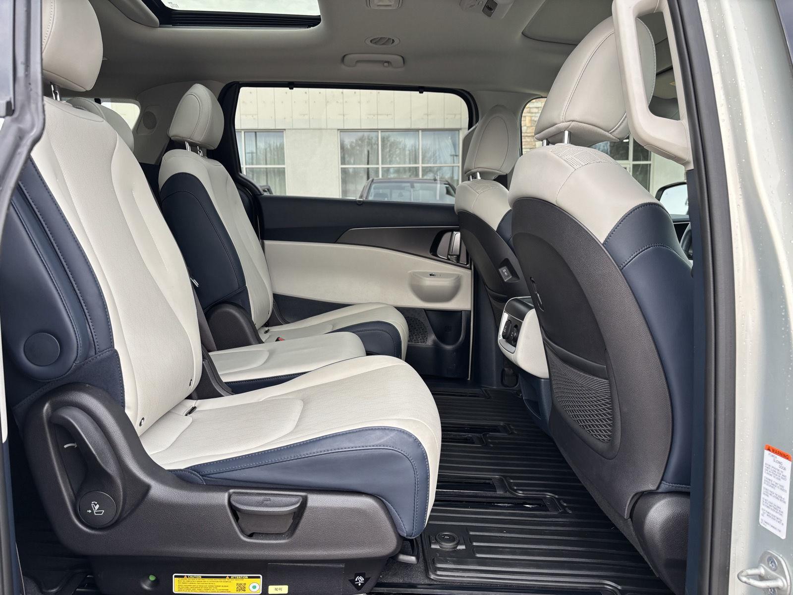 Vehicle photo 32