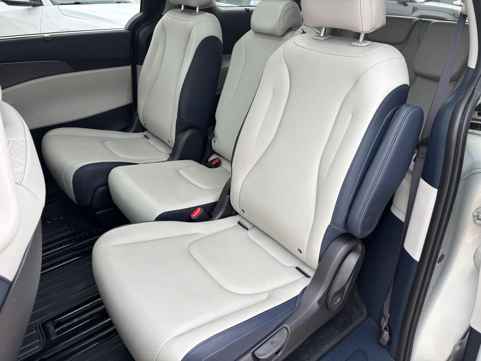 Vehicle photo 35