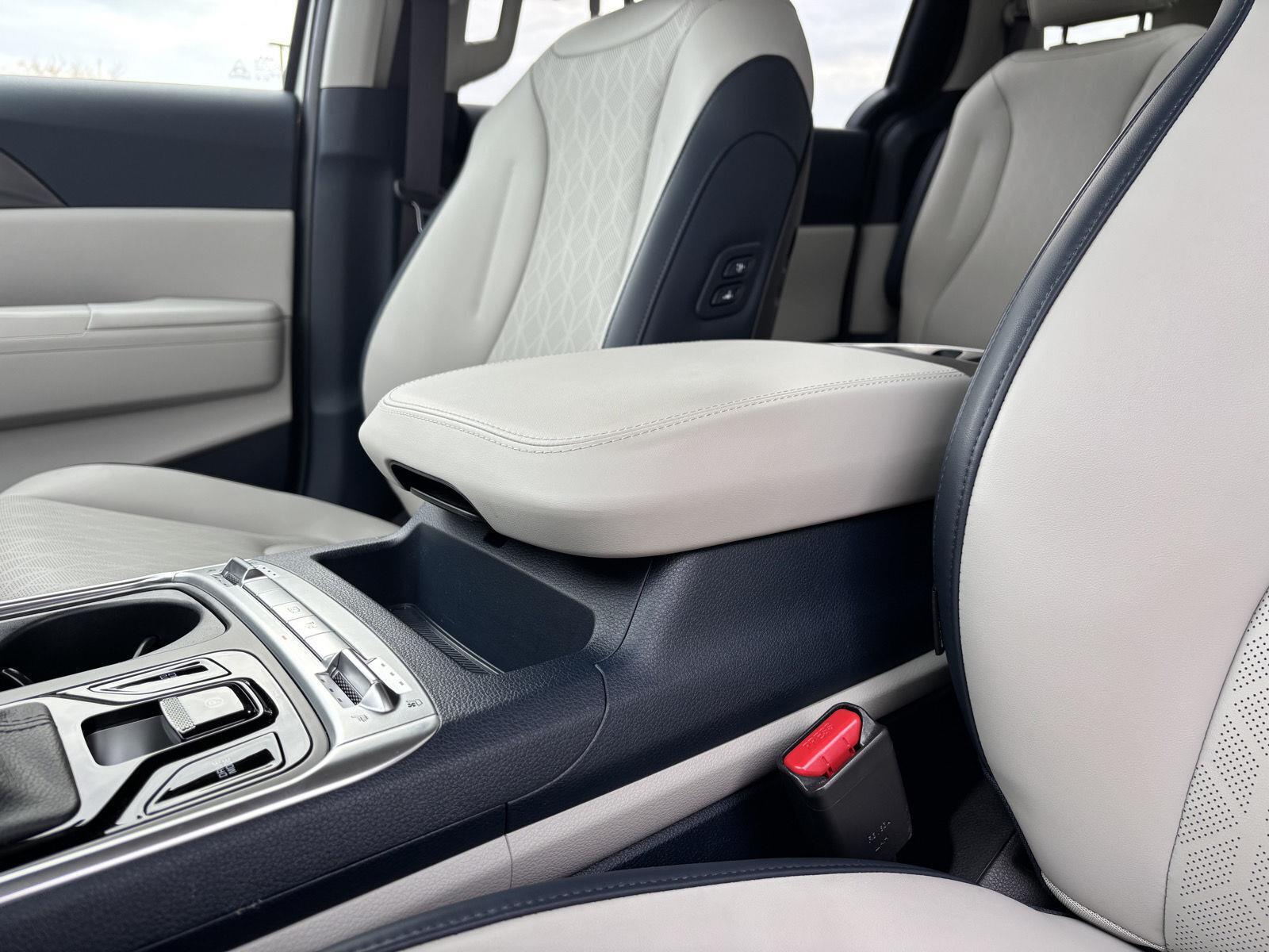 Vehicle photo 38