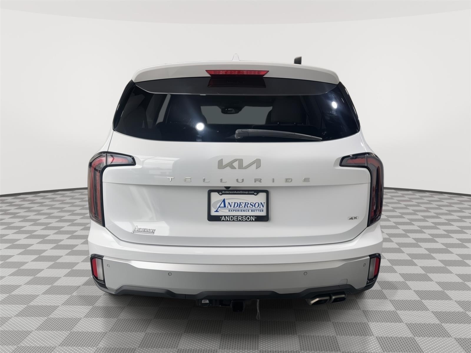 Vehicle photo 9