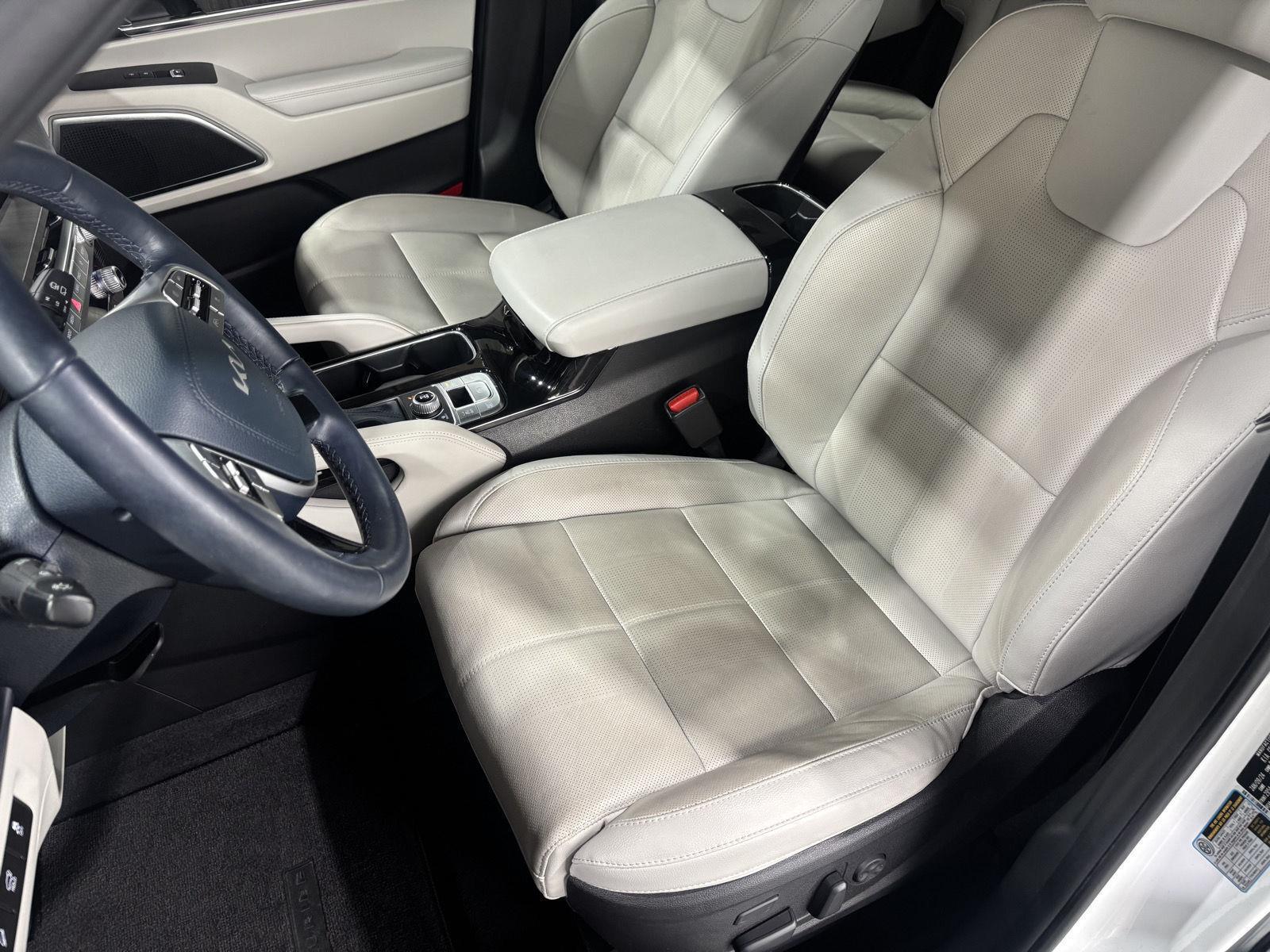 Vehicle photo 22
