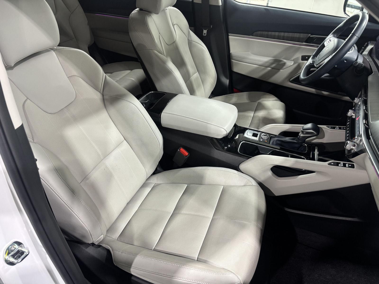 Vehicle photo 31