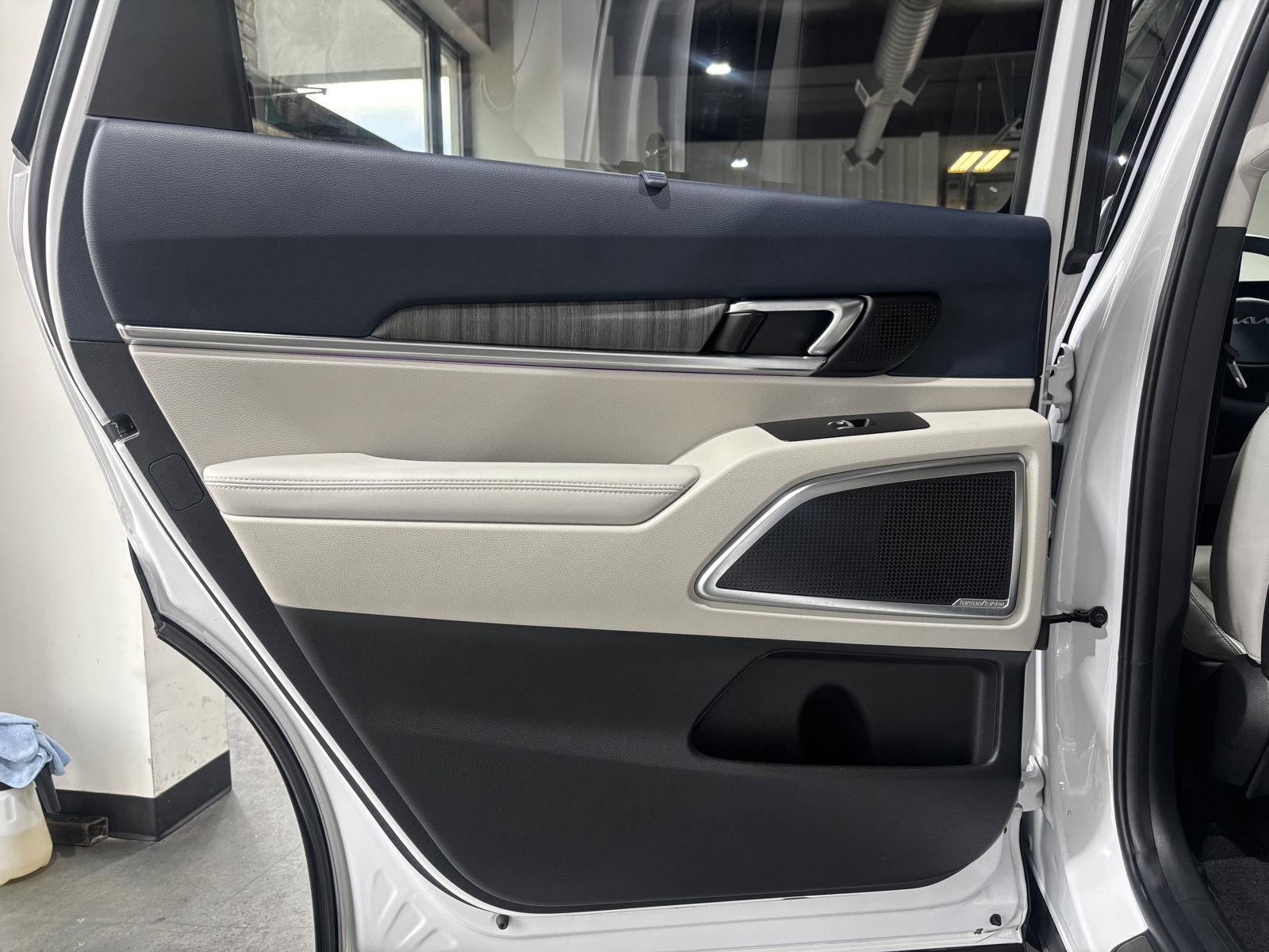 Vehicle photo 35