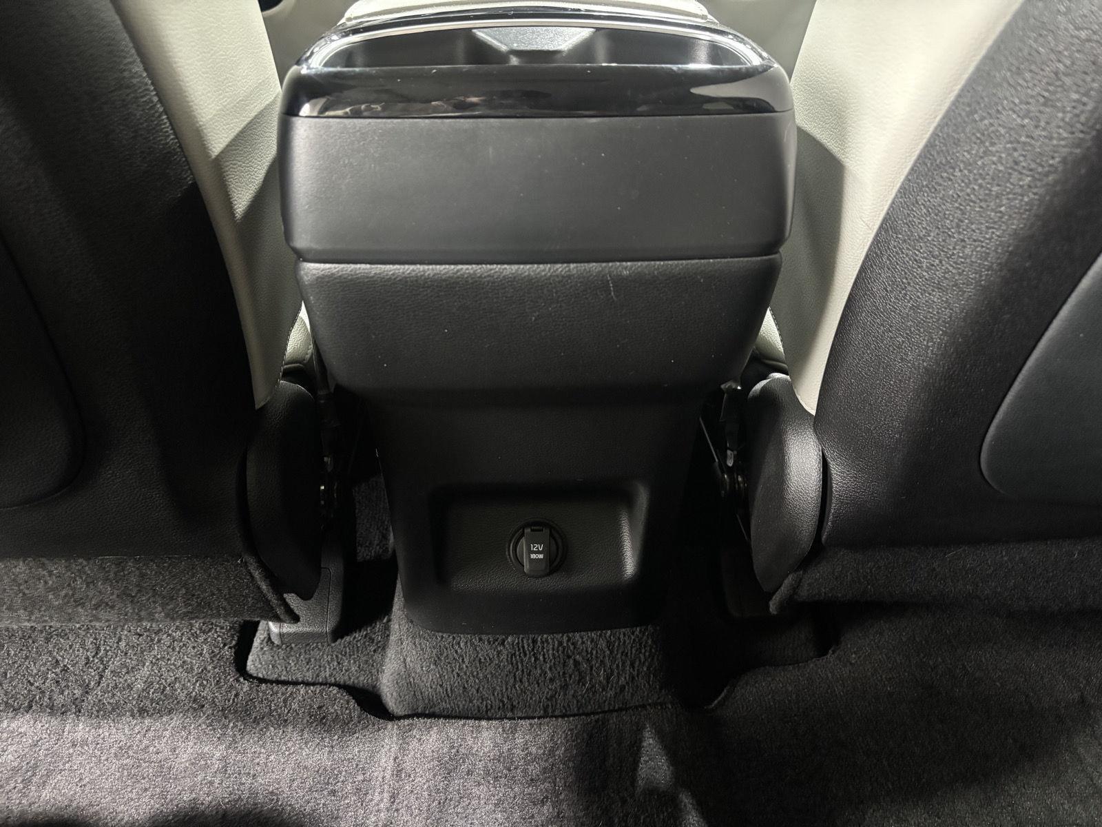Vehicle photo 43