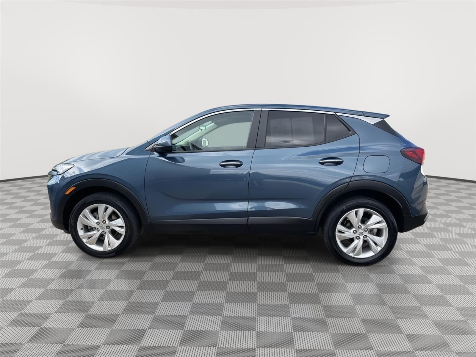 Vehicle photo 2