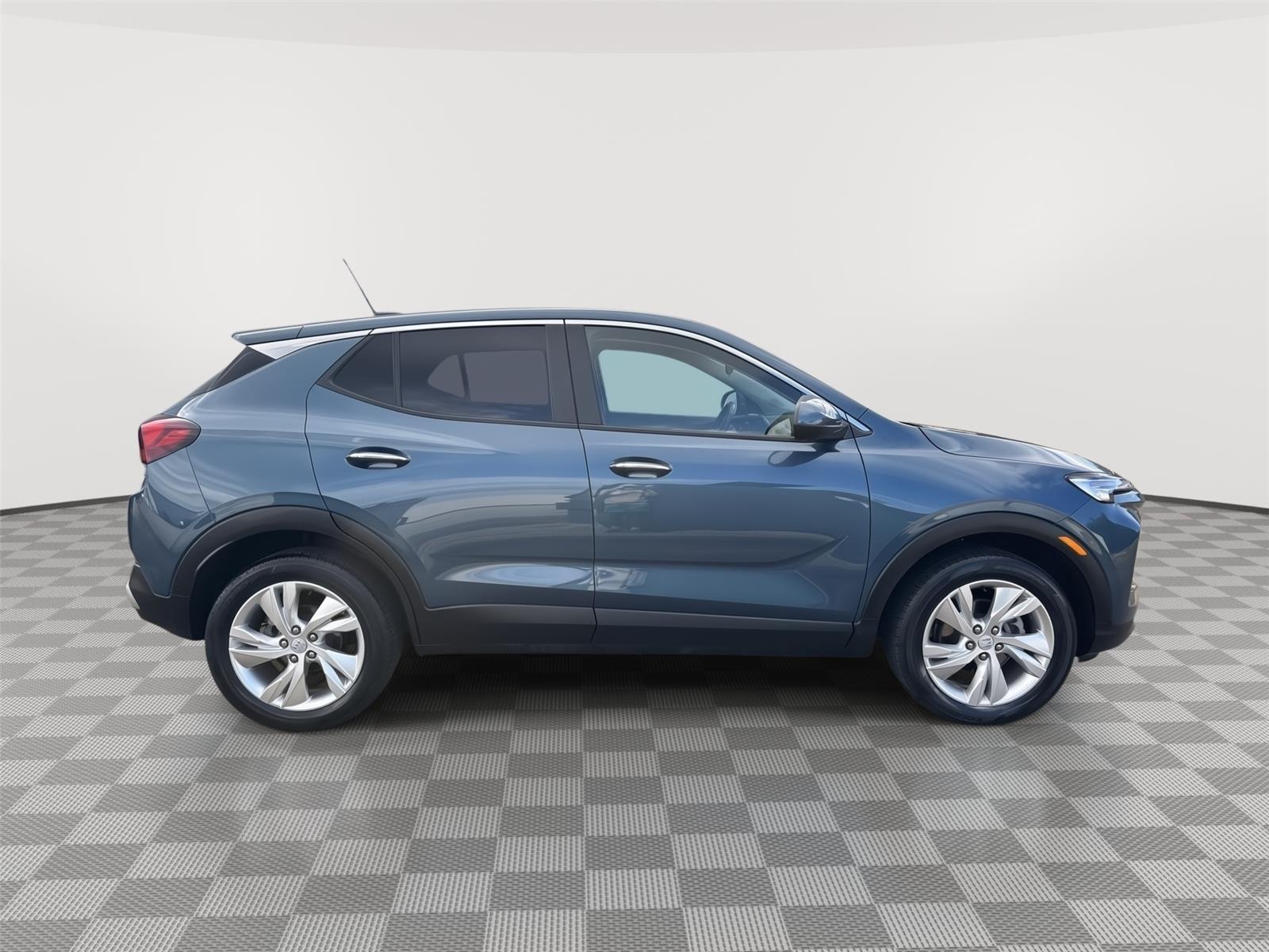 Vehicle photo 7