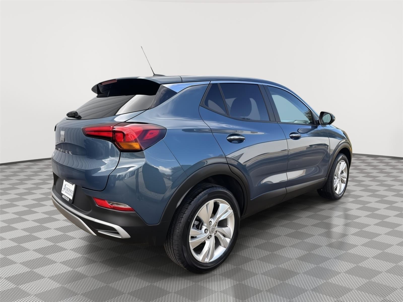 Vehicle photo 8