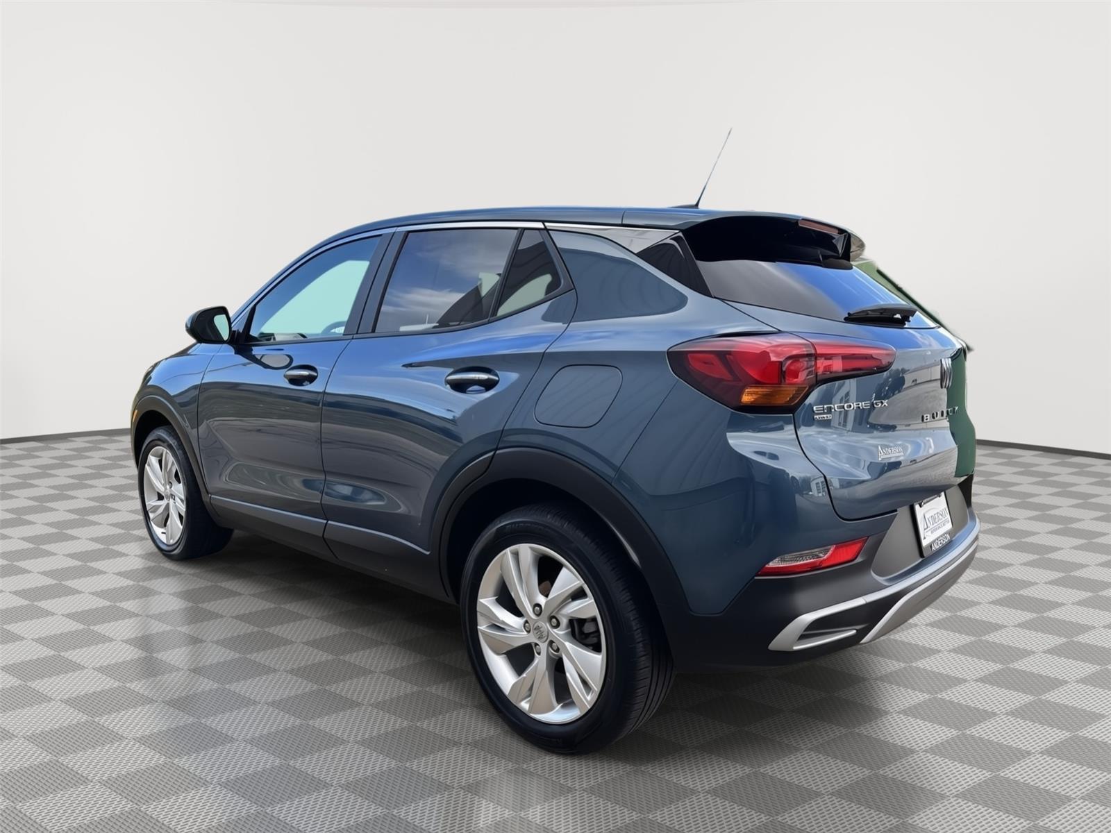 Vehicle photo 10