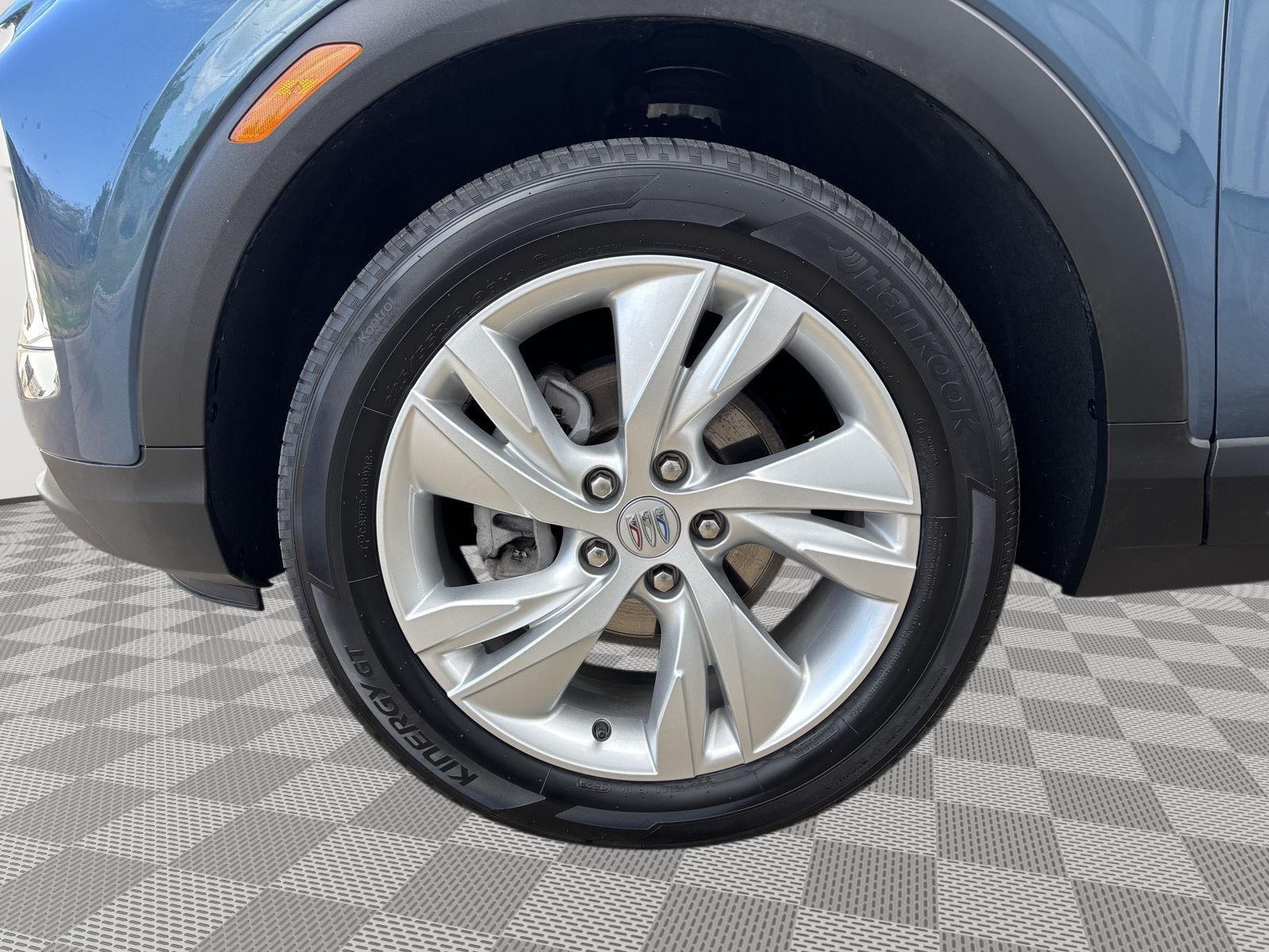 Vehicle photo 11