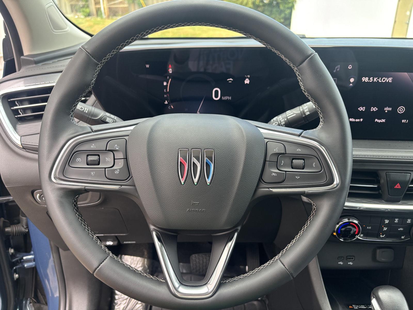 Vehicle photo 13