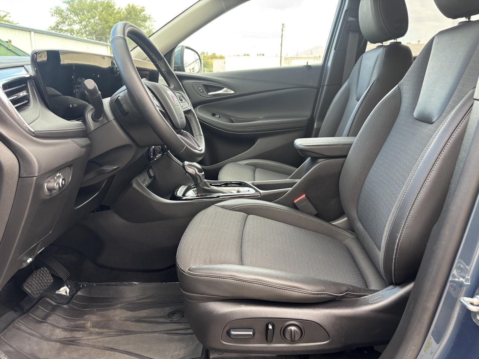 Vehicle photo 20