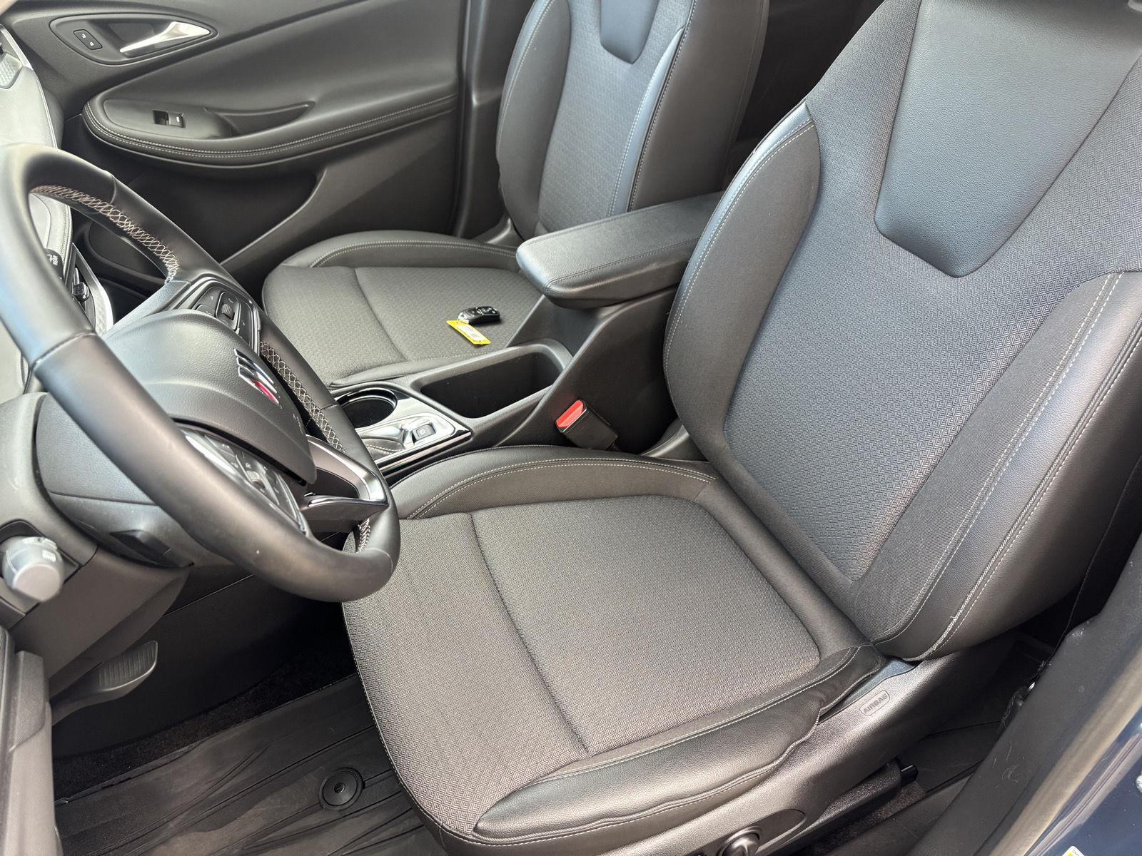 Vehicle photo 21