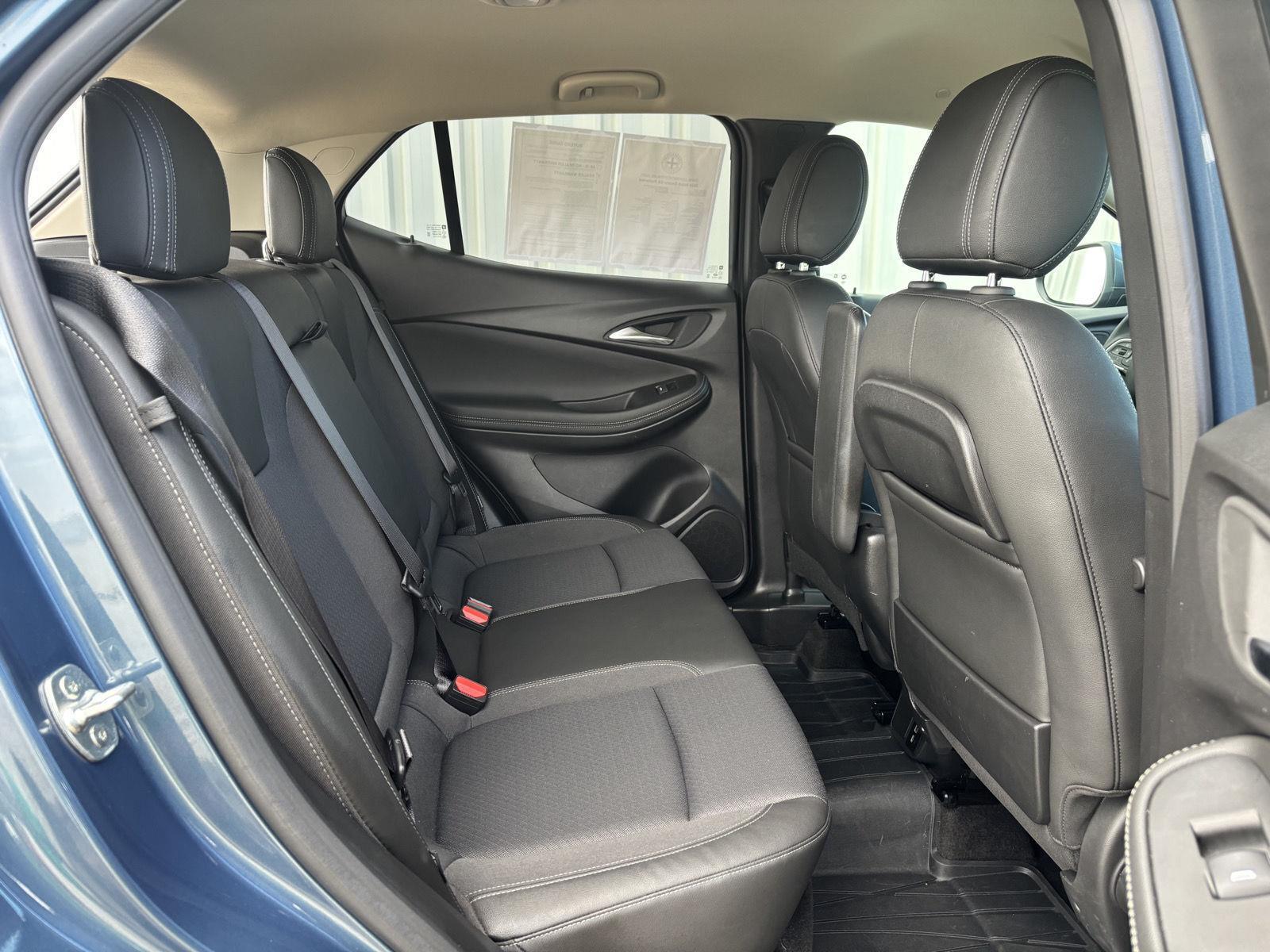 Vehicle photo 31