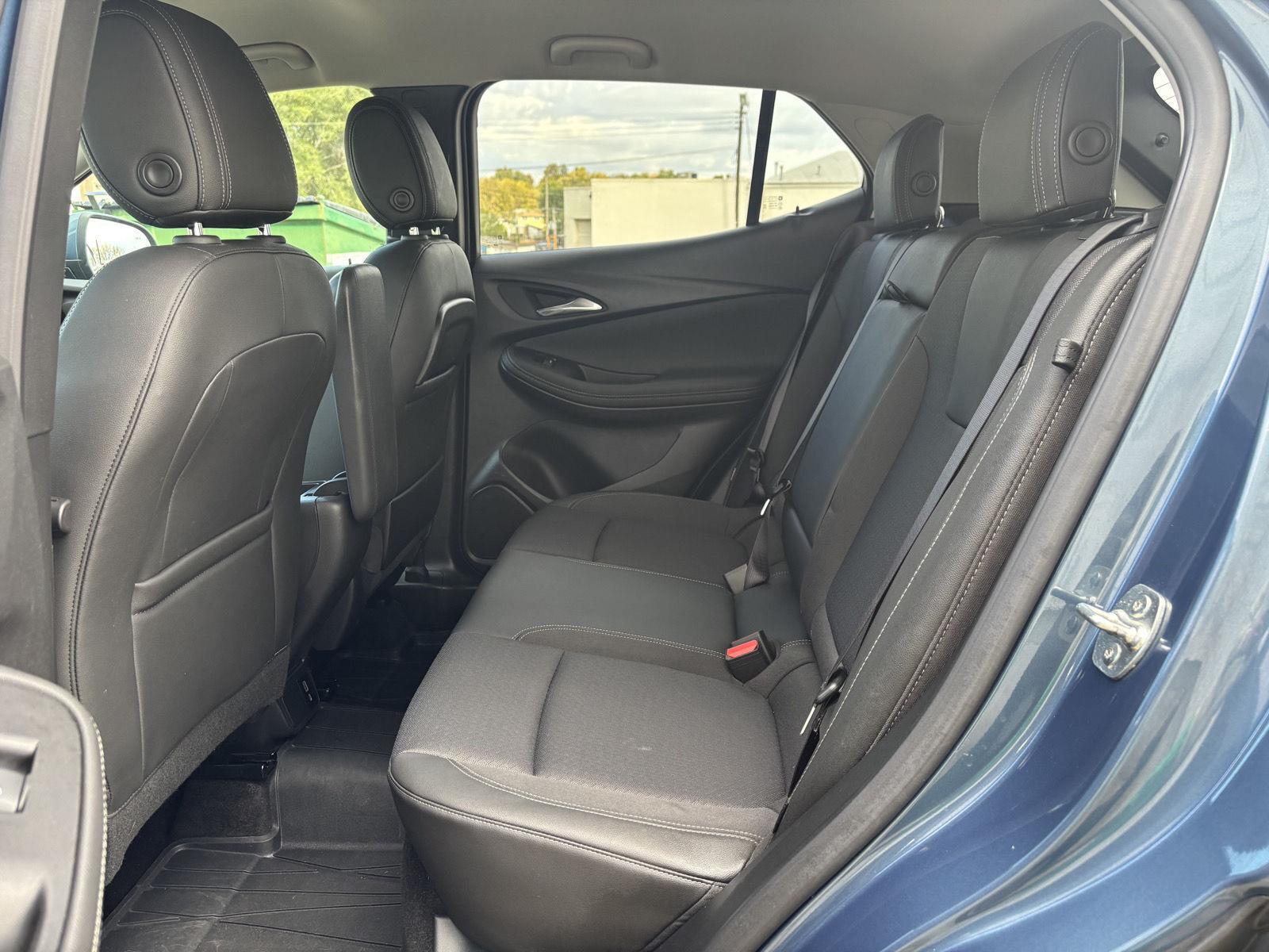 Vehicle photo 33