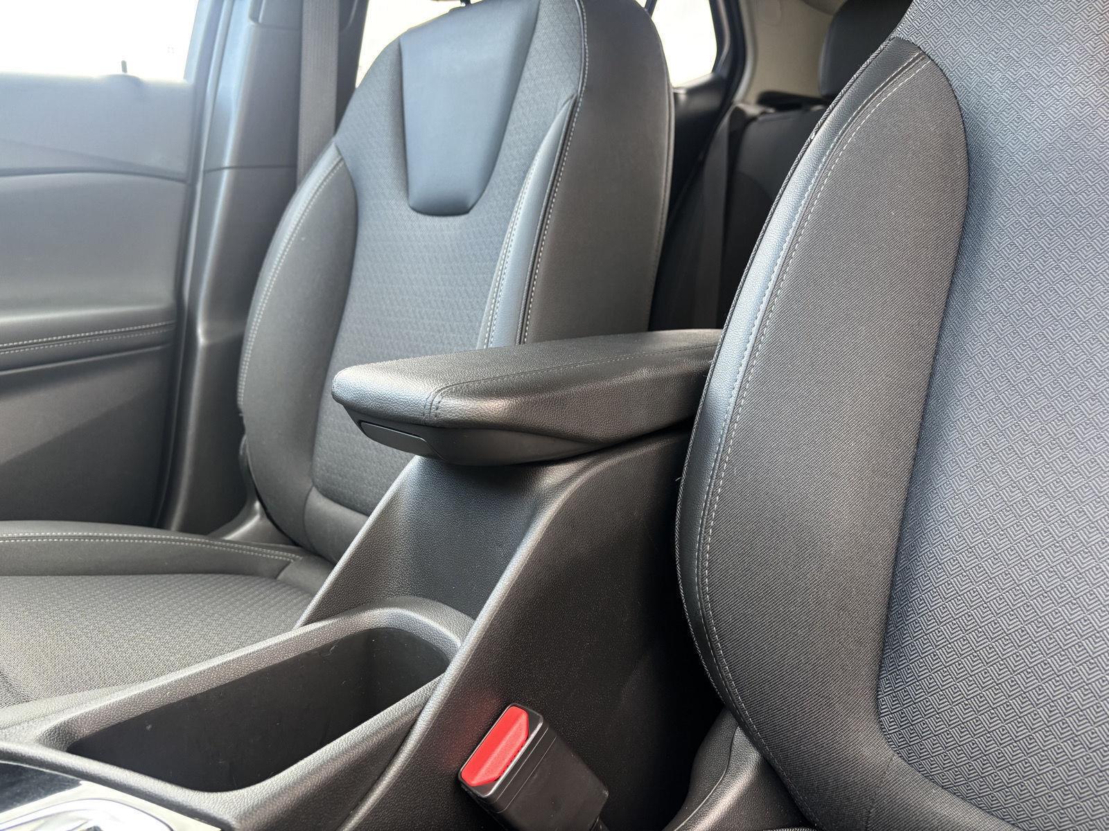 Vehicle photo 34