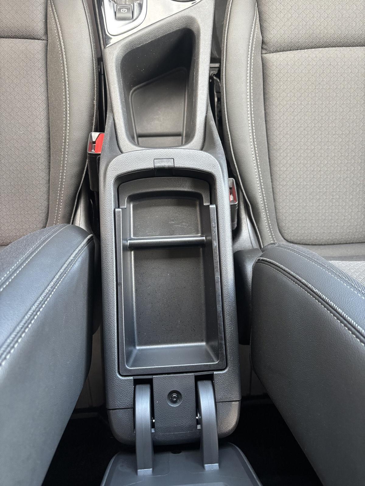 Vehicle photo 35