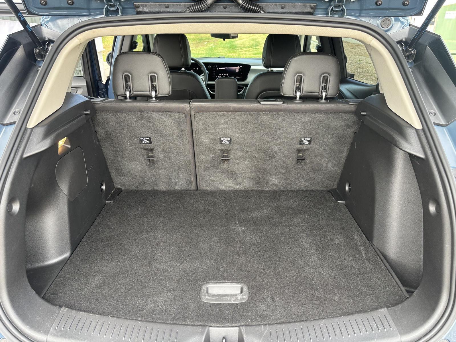 Vehicle photo 37