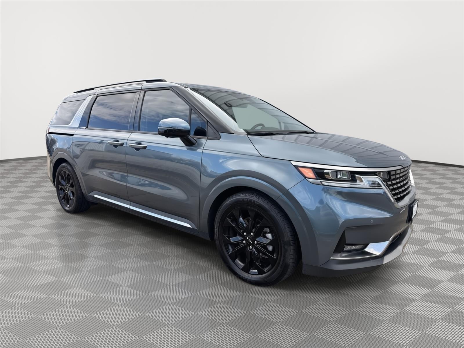 Vehicle photo 6