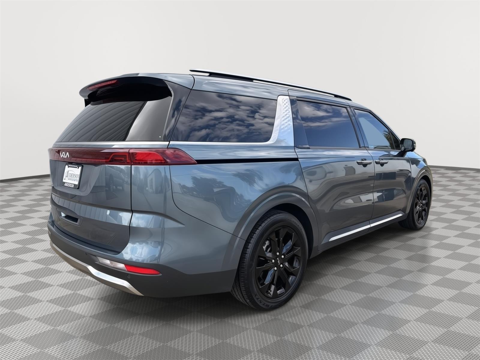 Vehicle photo 8