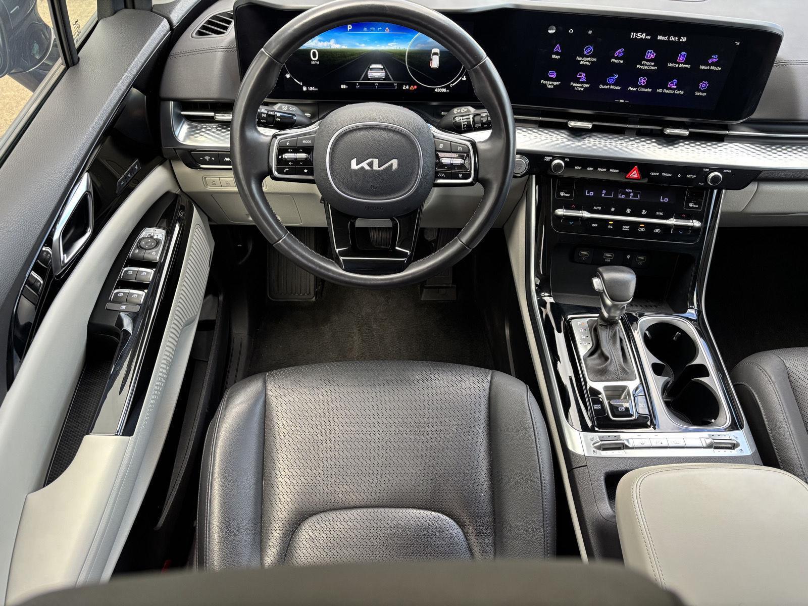 Vehicle photo 23