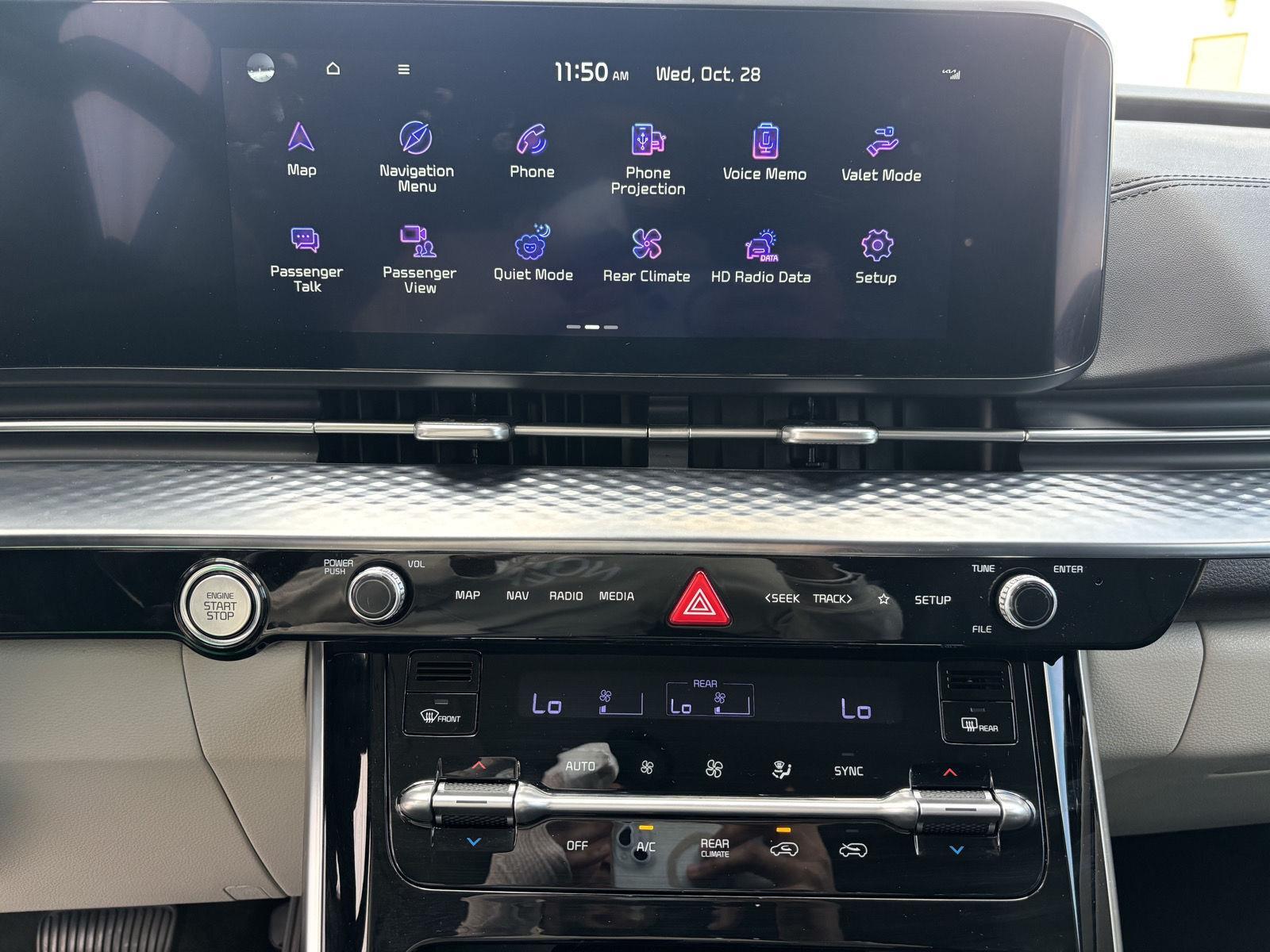 Vehicle photo 24