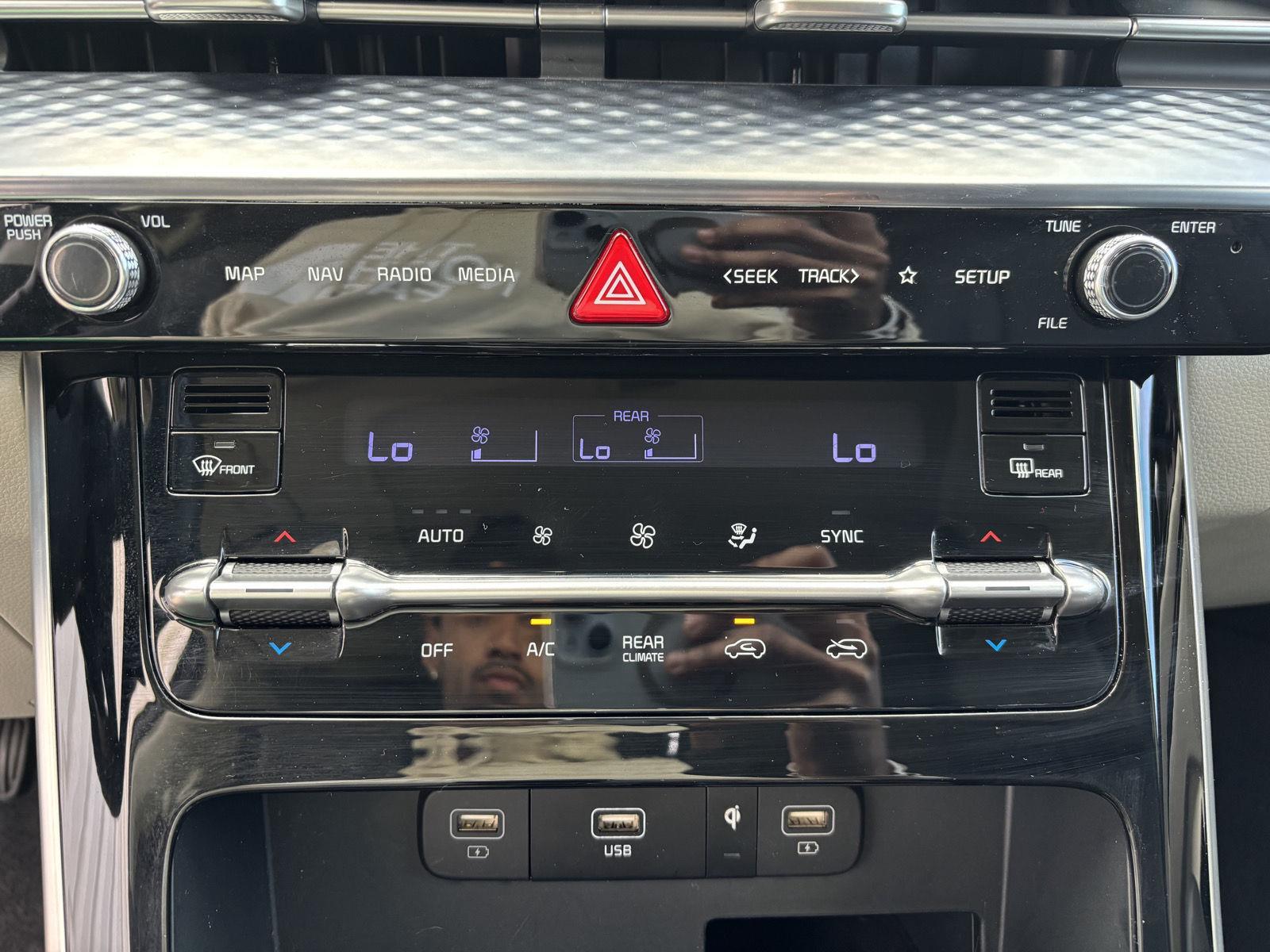 Vehicle photo 25