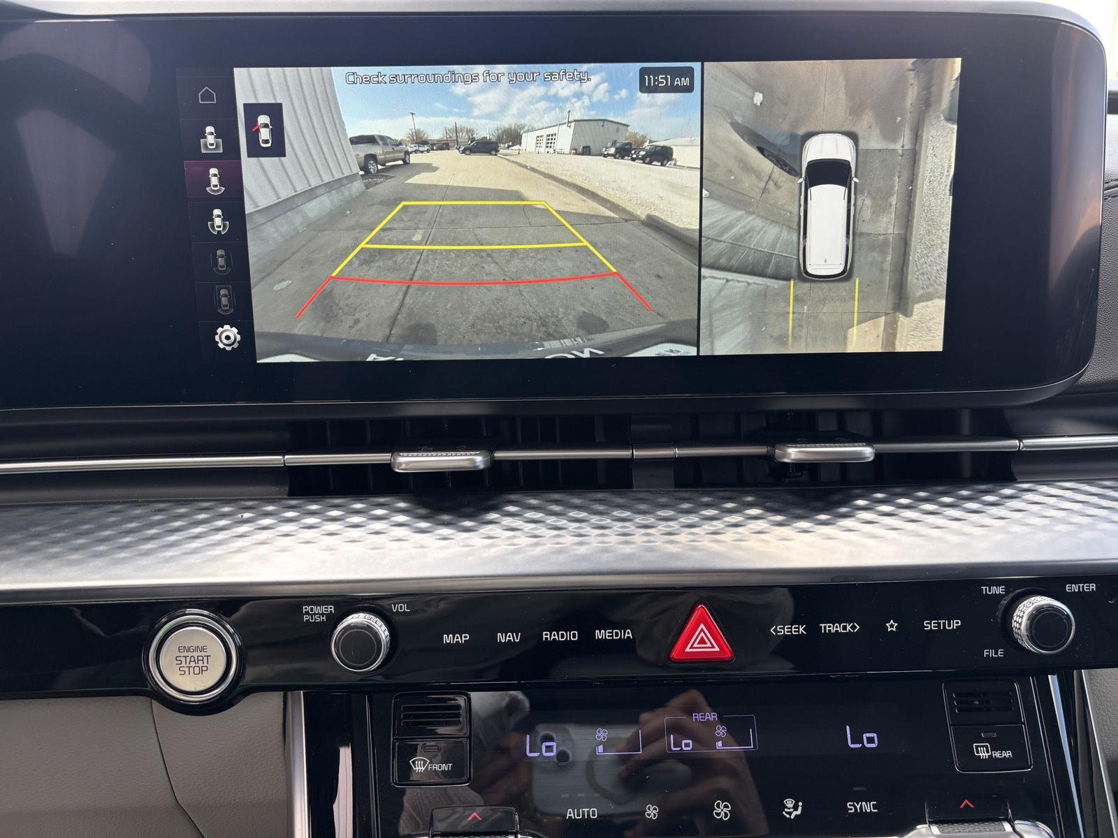Vehicle photo 26