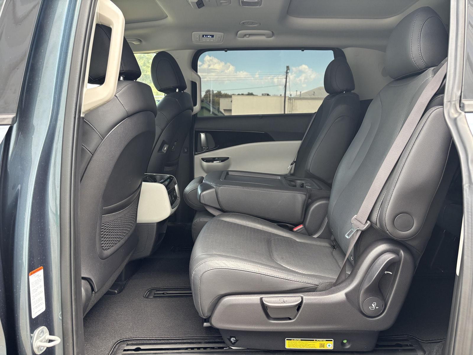 Vehicle photo 32