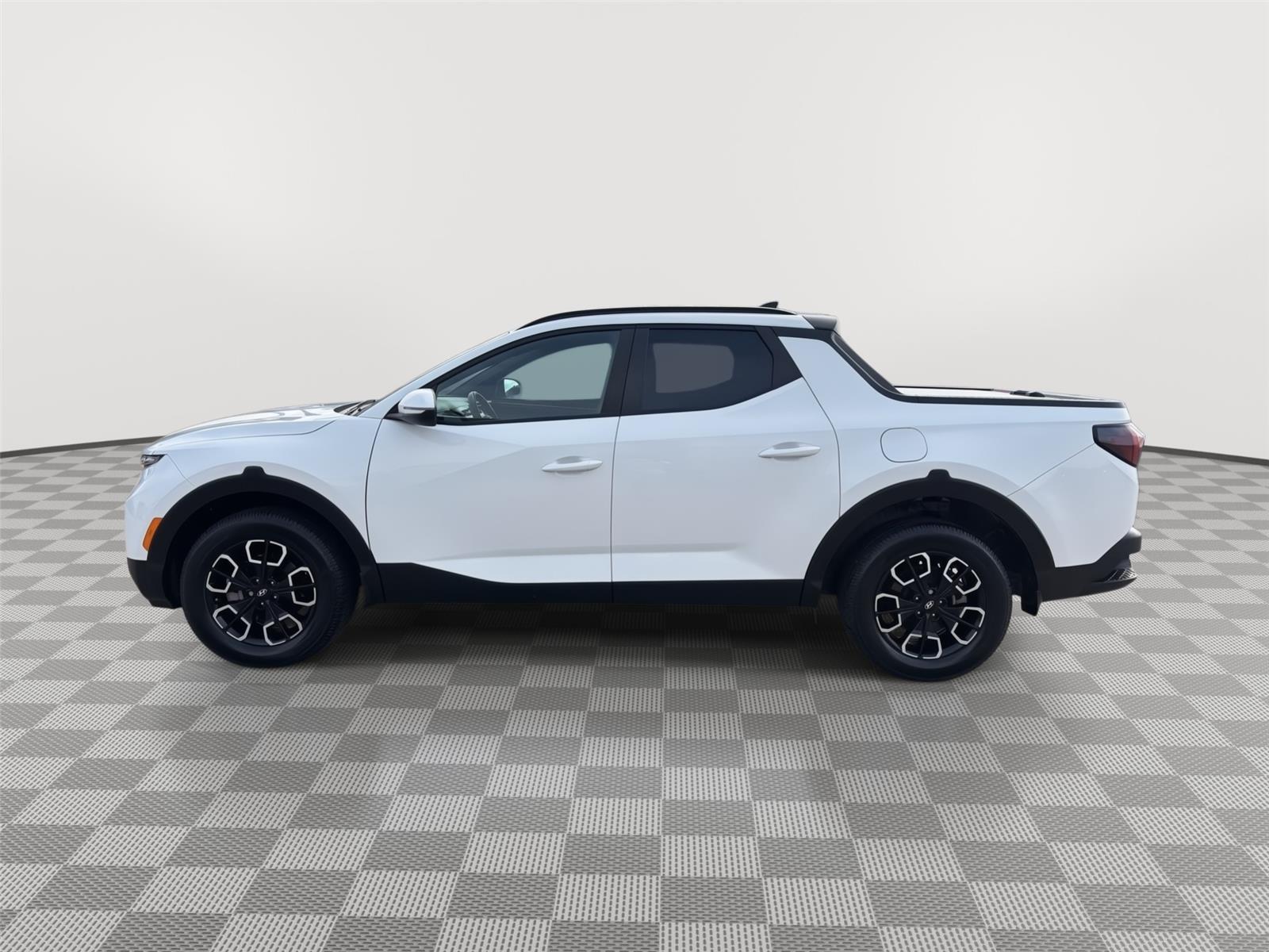 Vehicle photo 2