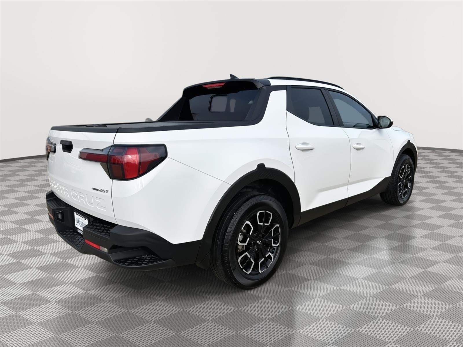 Vehicle photo 6