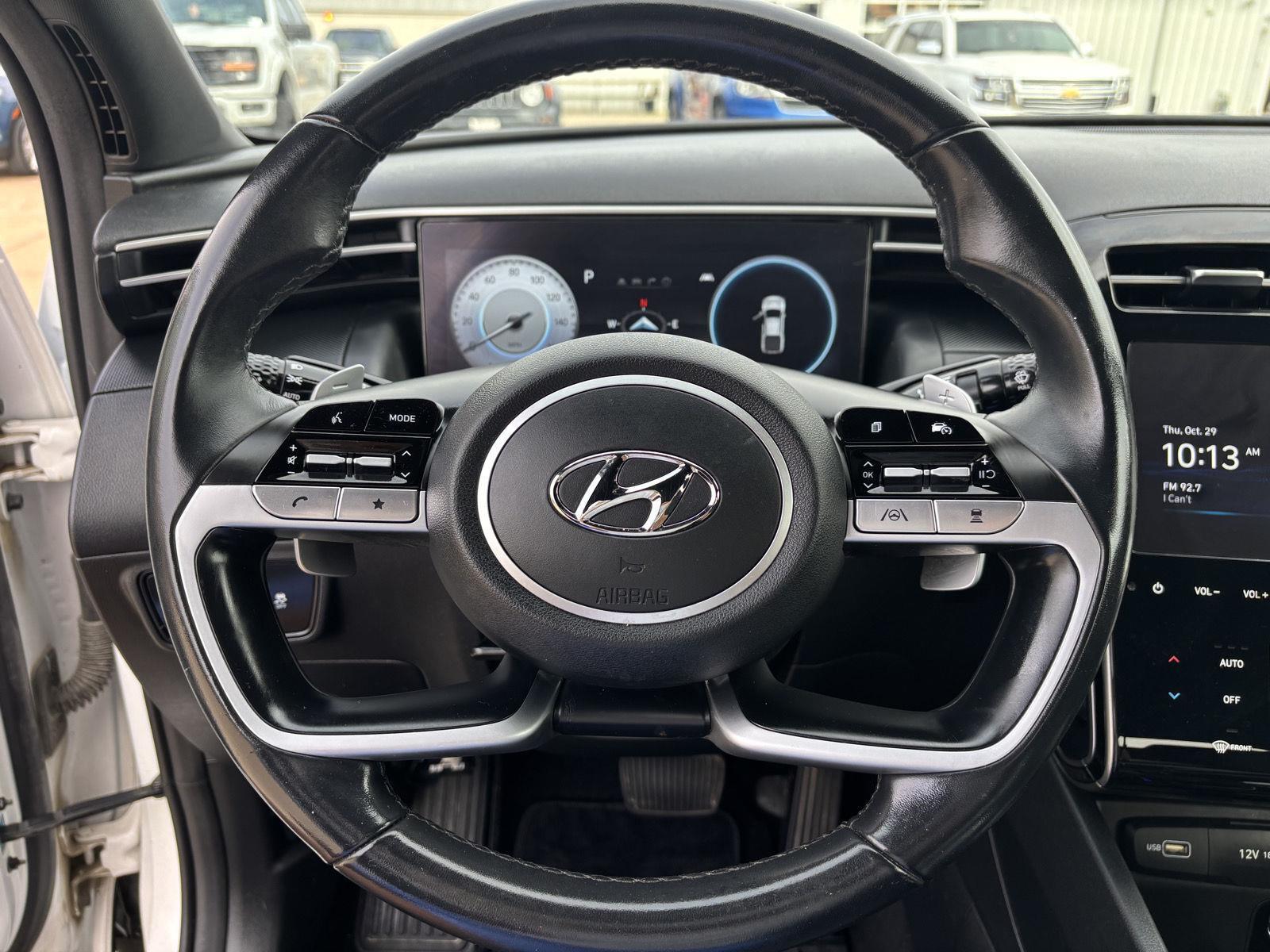 Vehicle photo 12