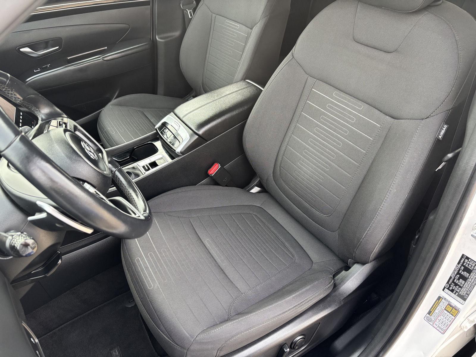 Vehicle photo 20