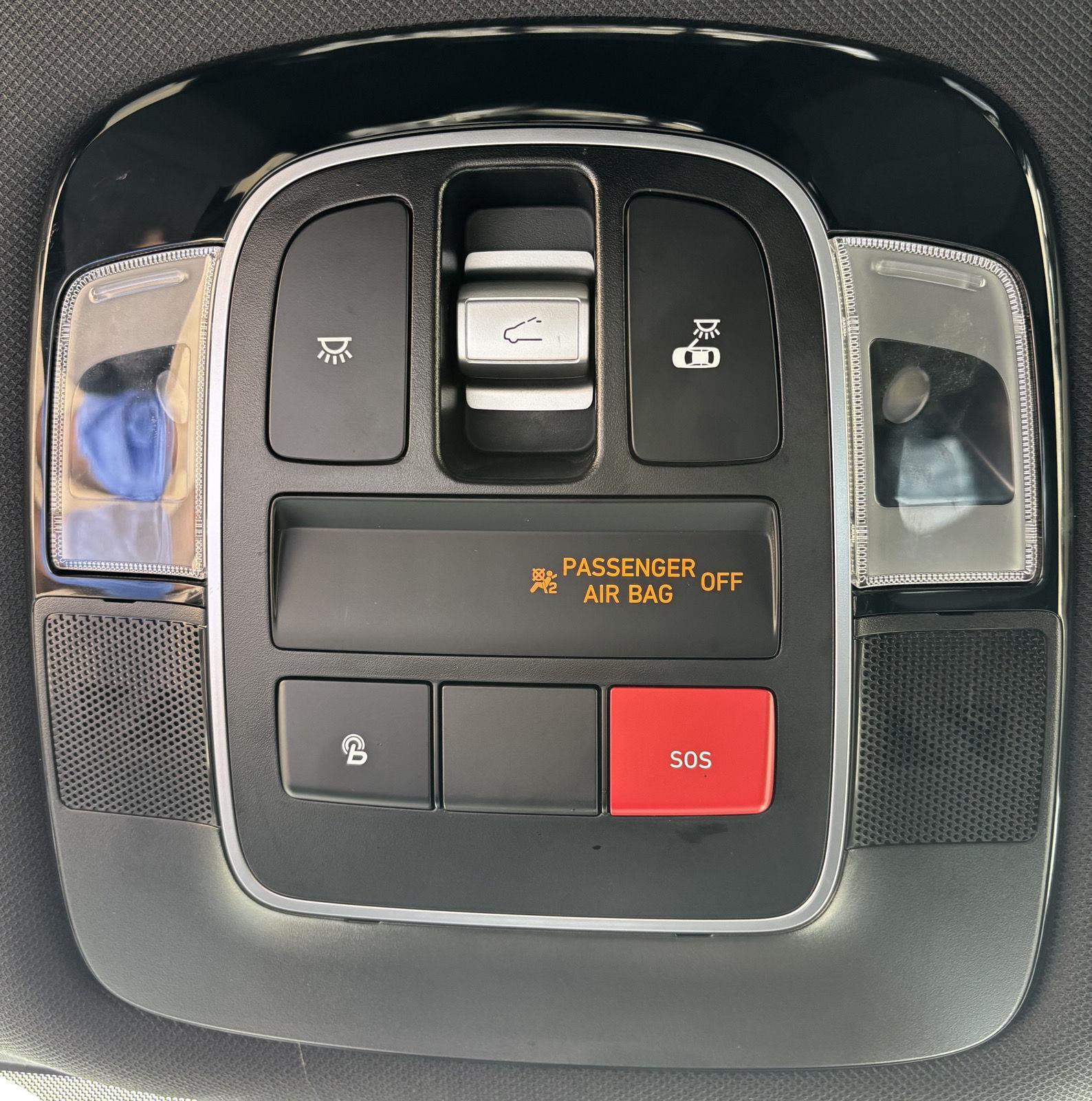 Vehicle photo 34