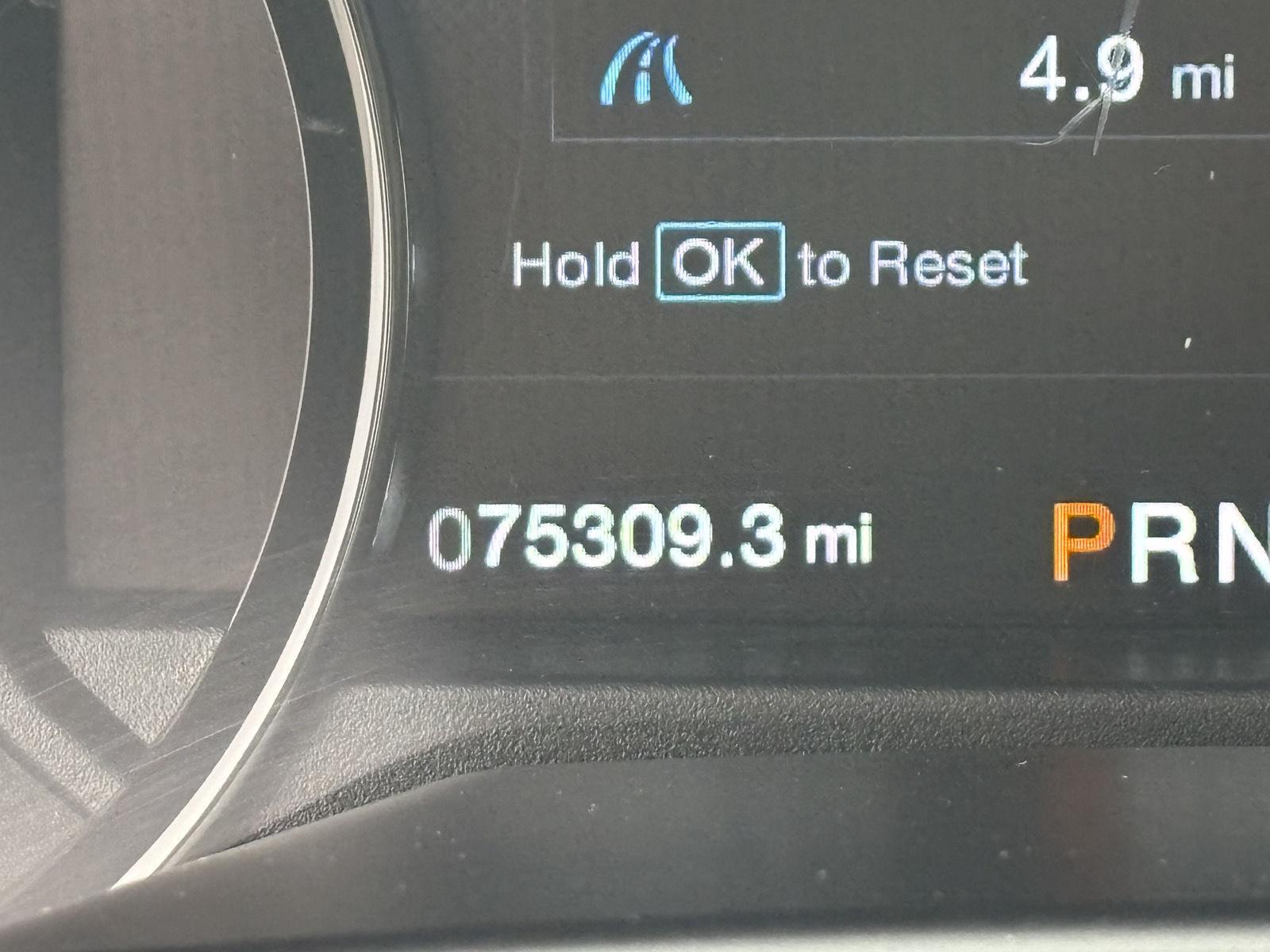 Vehicle photo 4