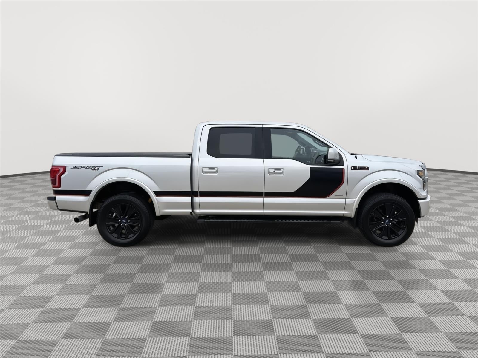 Vehicle photo 7