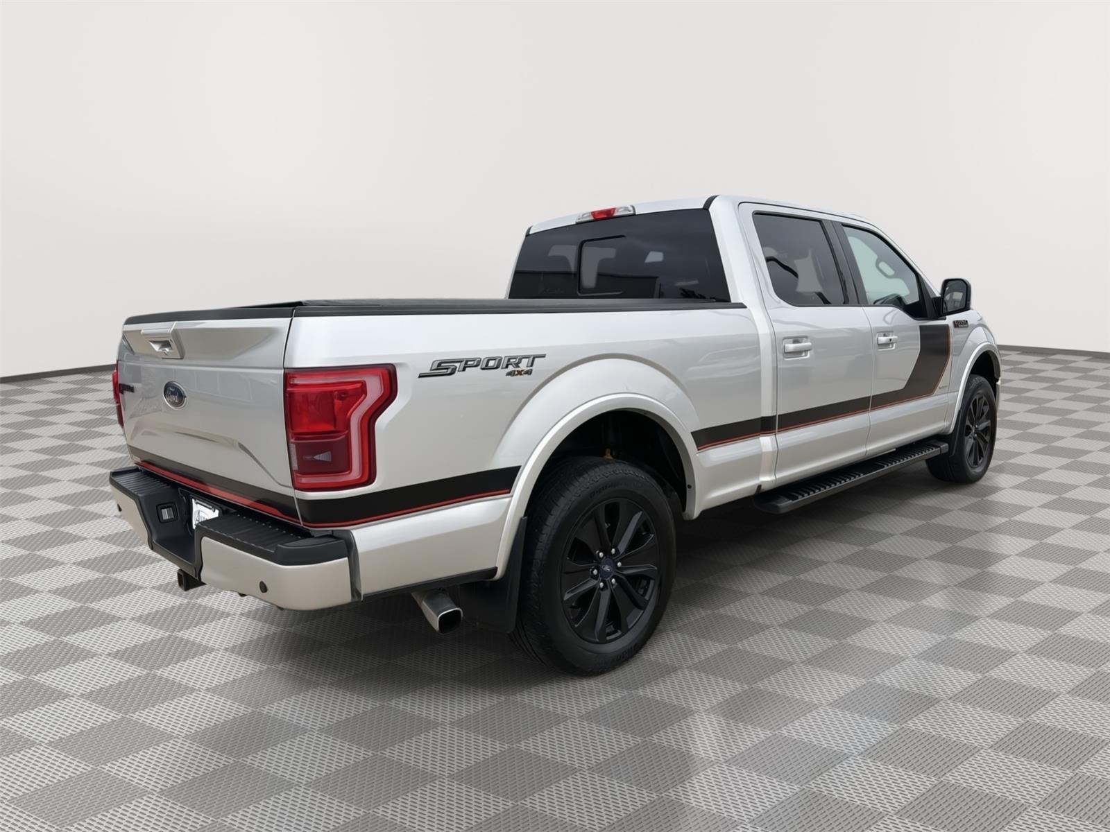 Vehicle photo 8